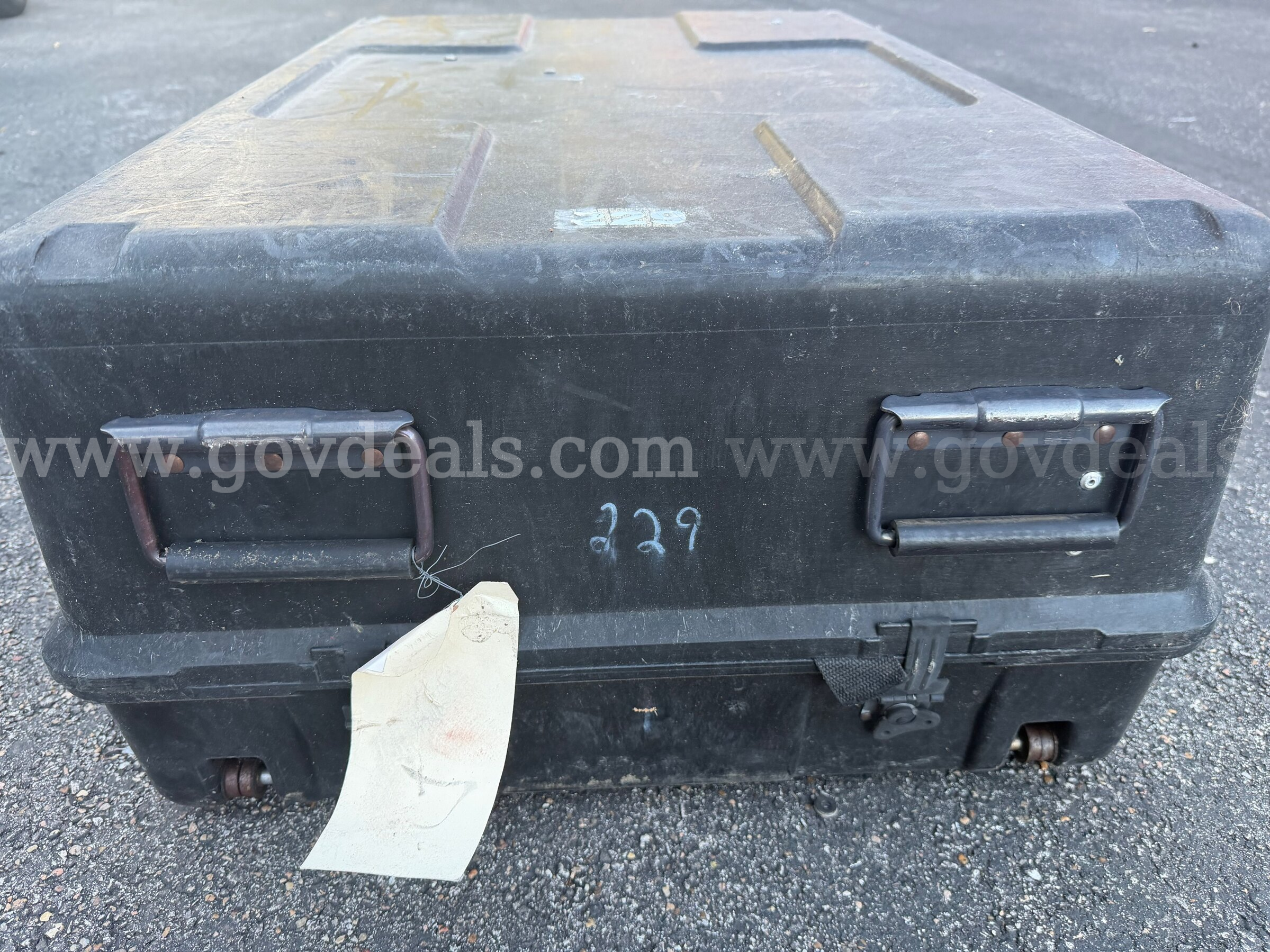 U.S. ARMY Military HARD TRANSPORTATION CASE WITH WHEELS "REFLECTOR" HUGE SIZE COLOR BLACK USED Case  Government Surplus Auction - Photo #3