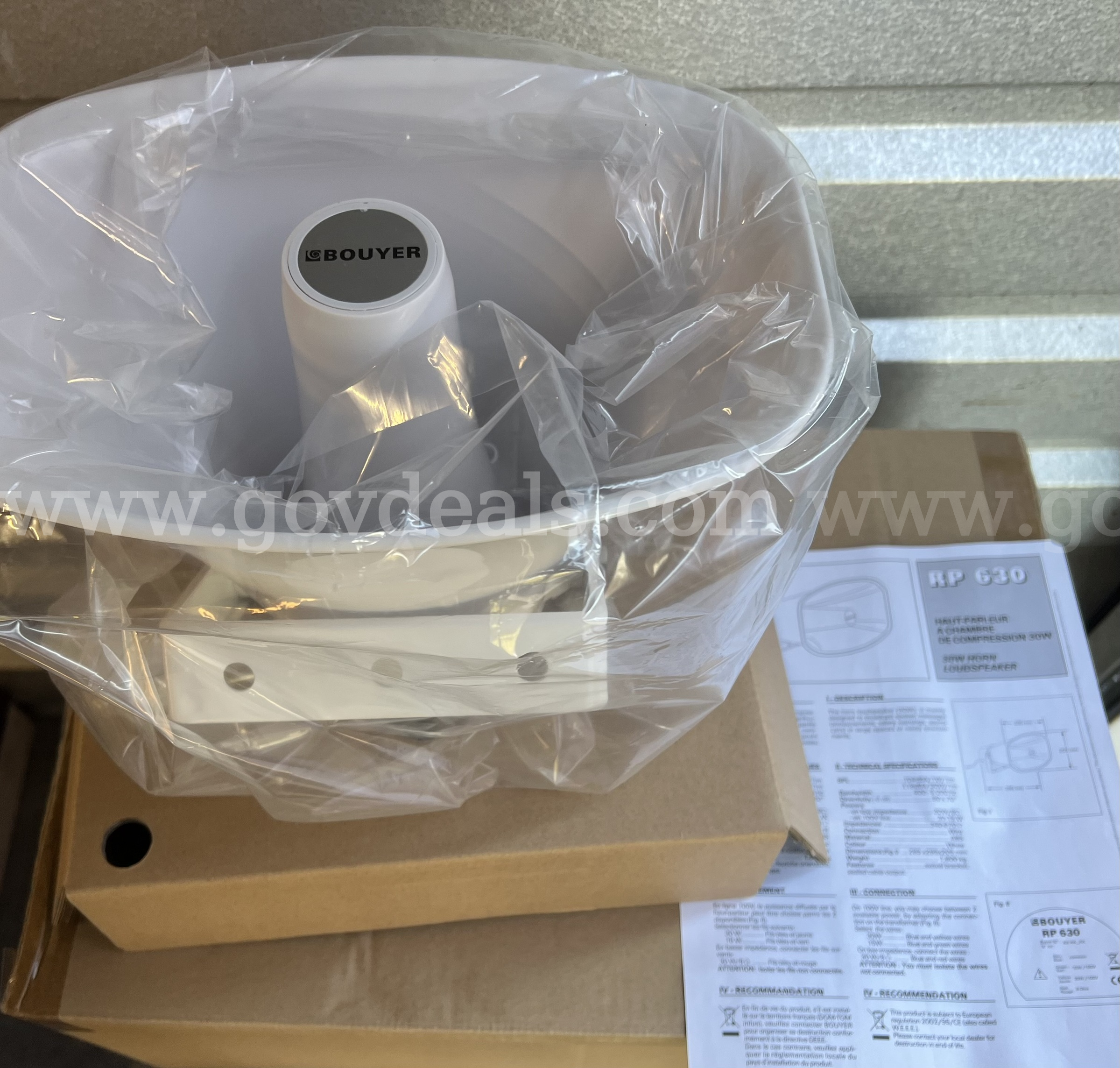 LOT OF 4 COMMERCIAL BOUYER DESIGN VOICE ALARM SPEAKERS HORN SPEAKER VOICE15T-EN5424 *WILL SHIP*  EN5424 Government Surplus Auction - Photo #5
