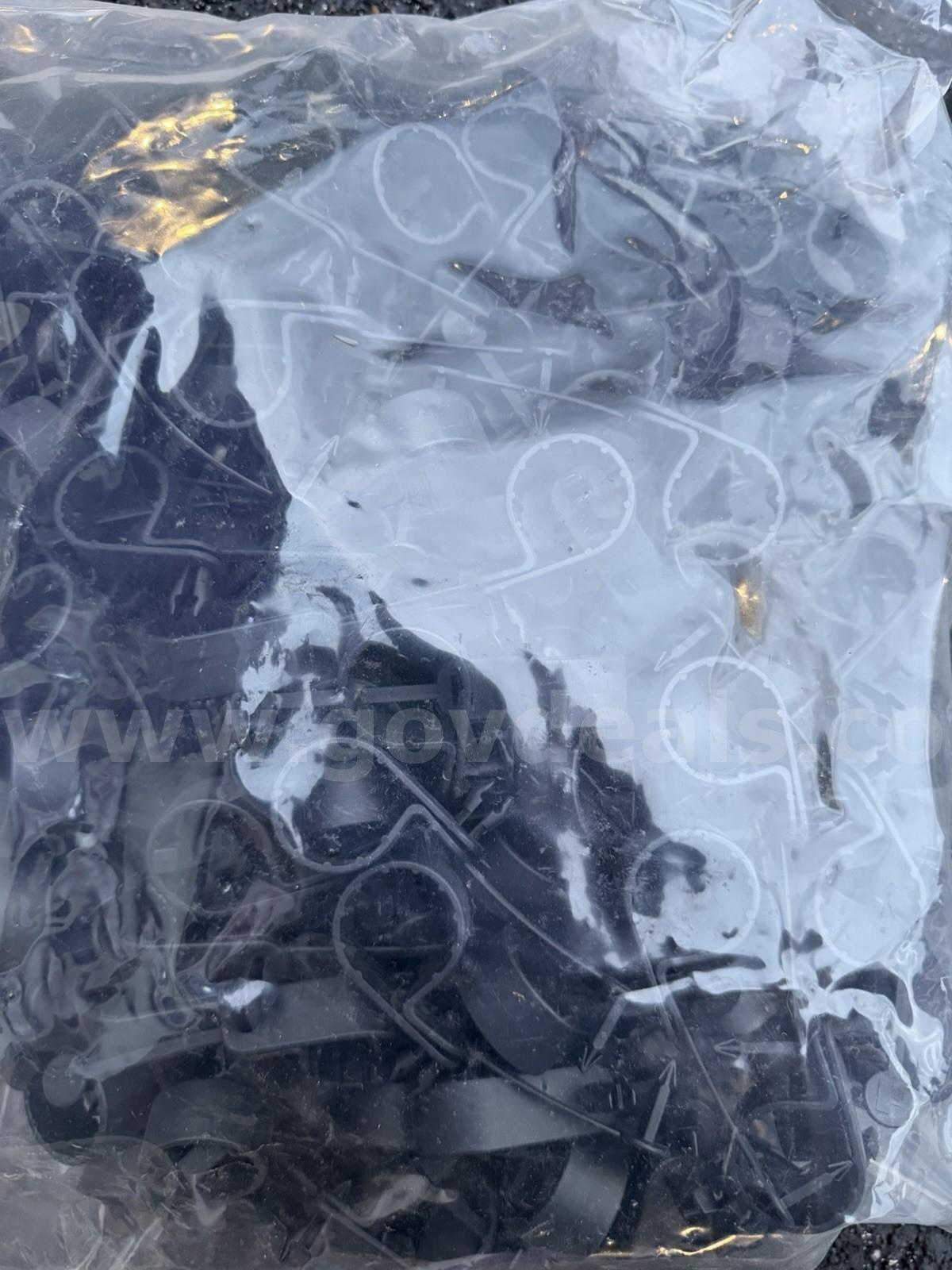 Panduit PC100-H25D-T0 Pan Clamps 1” Bundle Bag of 200 Sealed (1 BAG)/New *WILL SHIP*  PC100 Government Surplus Auction - Photo #4