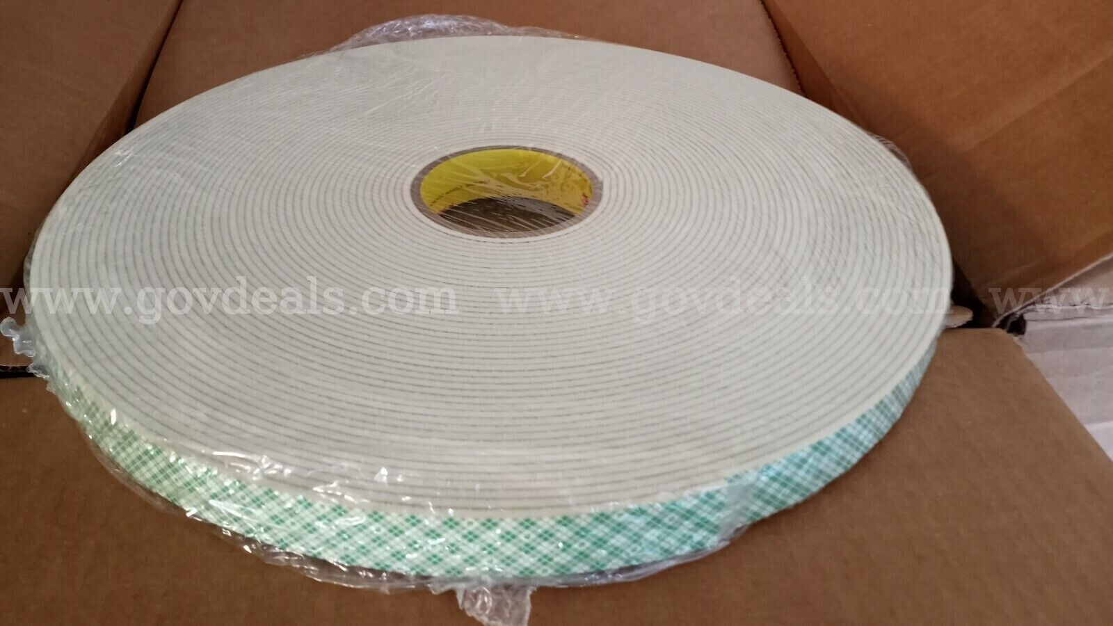 ONE (1) 3M™ JUMBO Double Coated Urethane Foam Tape 4008 Off-White,1"x36yd 1/8 in 1 ROLE *CAN SHIP*