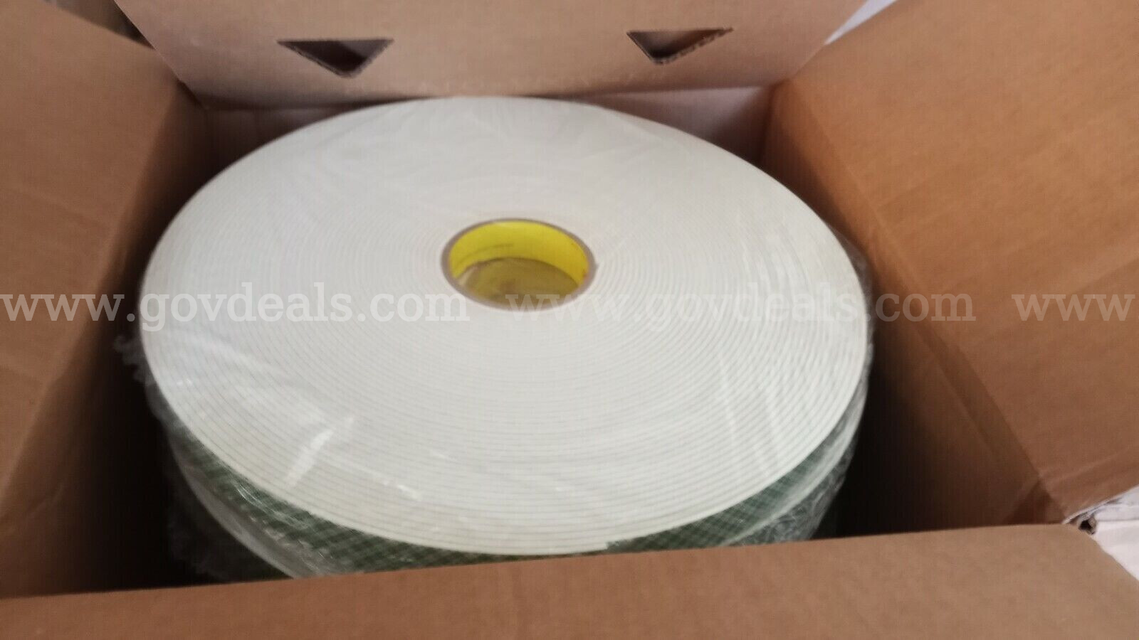 ONE (1) 3M™ JUMBO Double Coated Urethane Foam Tape 4008 Off-White,1"x36yd 1/8 in 1 ROLE *CAN SHIP*  4008 Government Surplus Auction - Photo #3