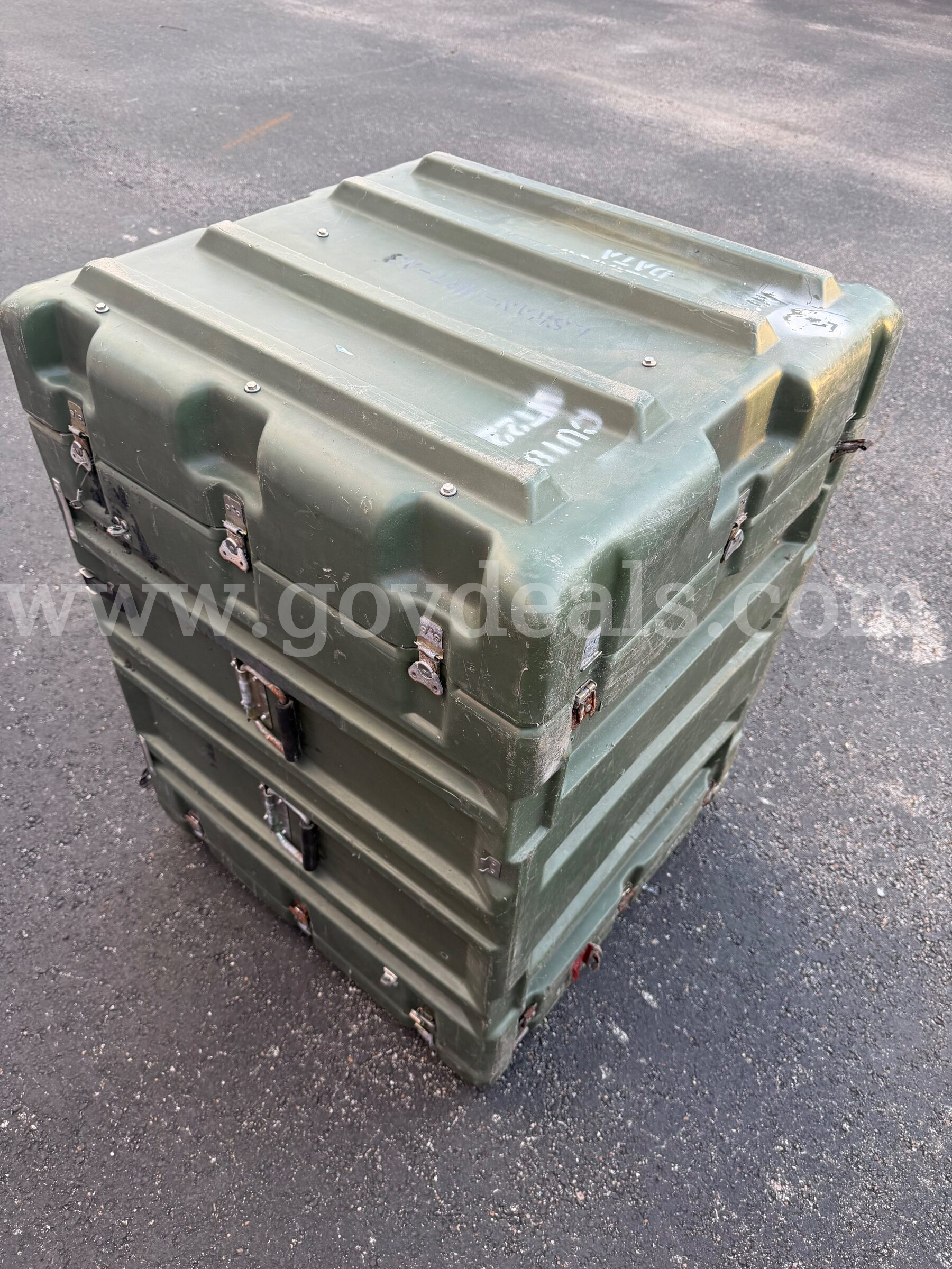 "HARDIGG" U.S. ARMY Military HARD TRANSPORTATION CASE HUGE SIZE COLOR GREEN USED Case  Government Surplus Auction - Primary Photo