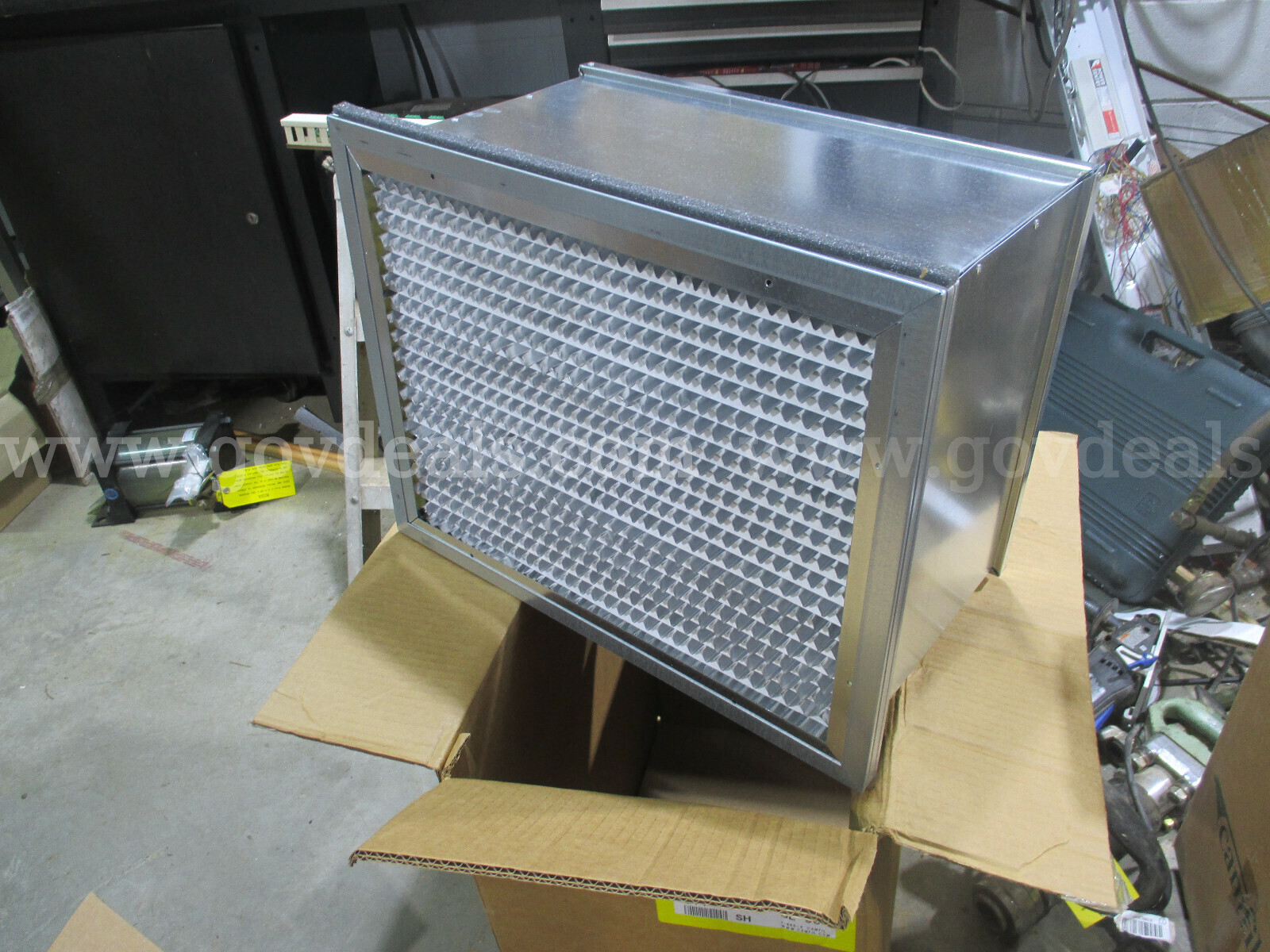 Camfil 402298028 Air Filter AEROPAC 20 X 16 X 12 SH Merv 14 ONE BOX "WILL SHIP"   Government Surplus Auction - Photo #4