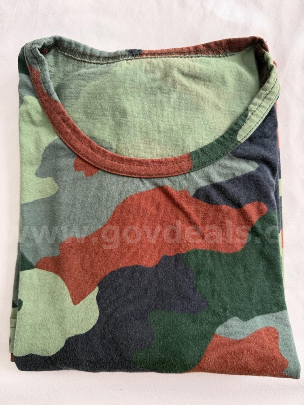 MILITARY STYLE MEN'S CAMOUFLAGE T-SHIRT MULTICOLOR/TAN-GREEN SIZE MEDIUM *WILL SHIP*   Government Surplus Auction - Photo #3