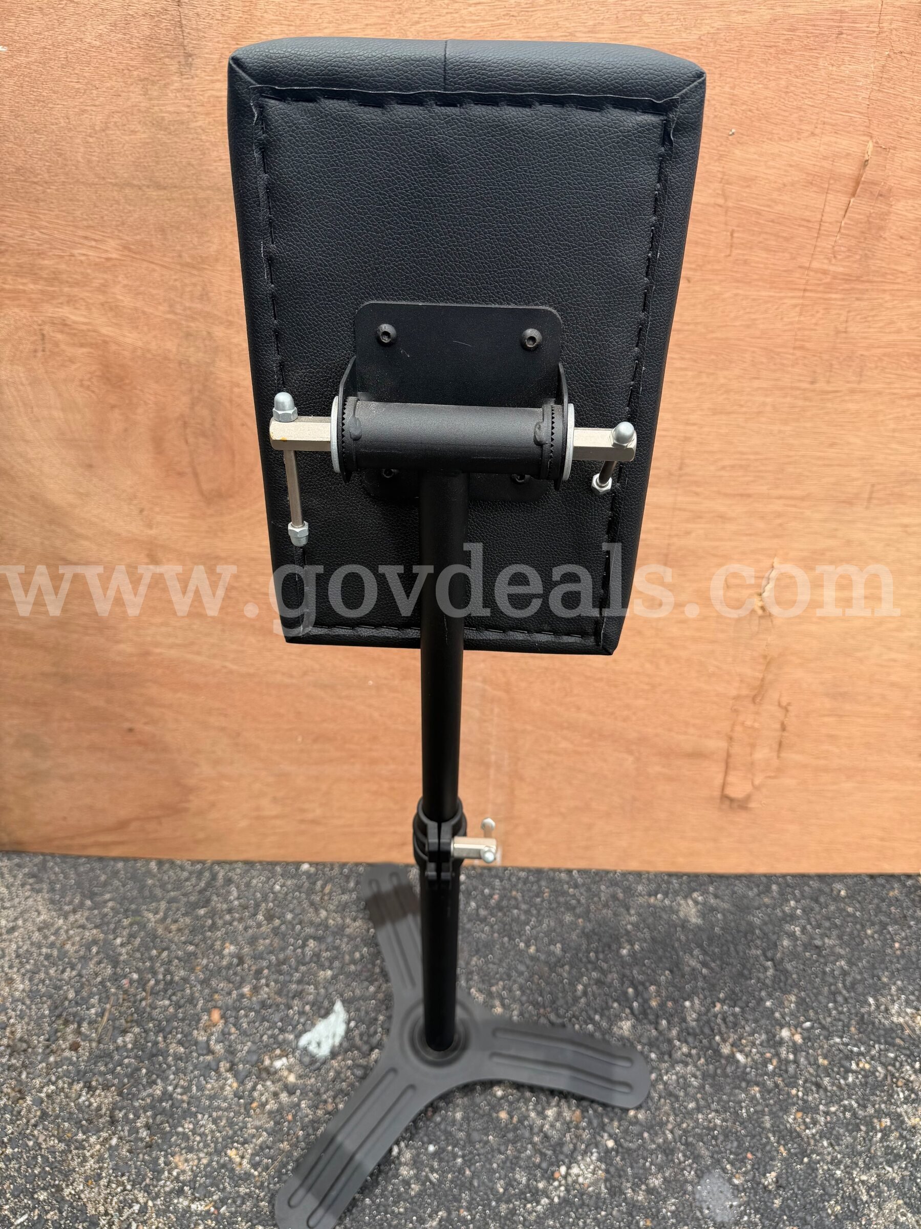 TATTOO EXTENDABLE ARMREST STANDS BLACK GENUINE LEATHER NEW   Government Surplus Auction - Photo #6