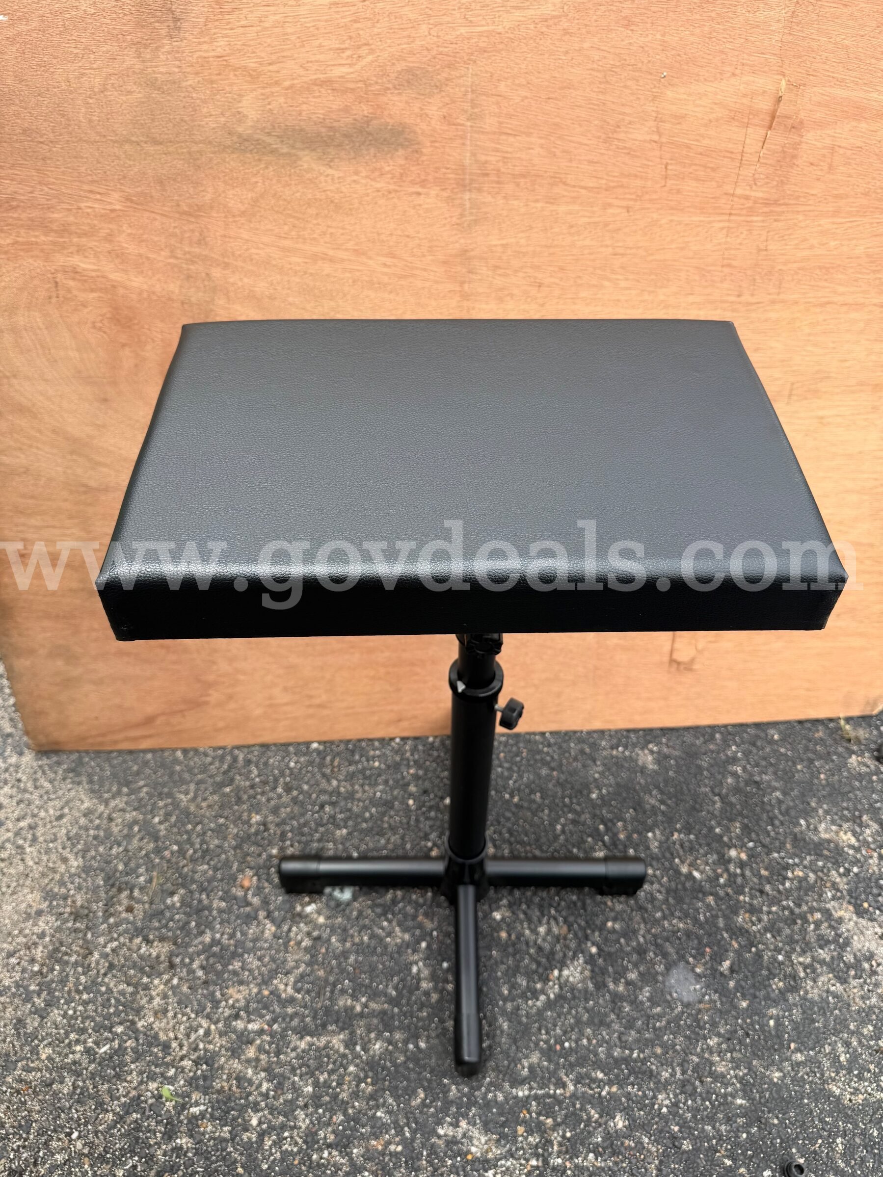 TATTOO EXTENDABLE ARMREST STANDS BLACK GENUINE LEATHER NEW   Government Surplus Auction - Photo #3
