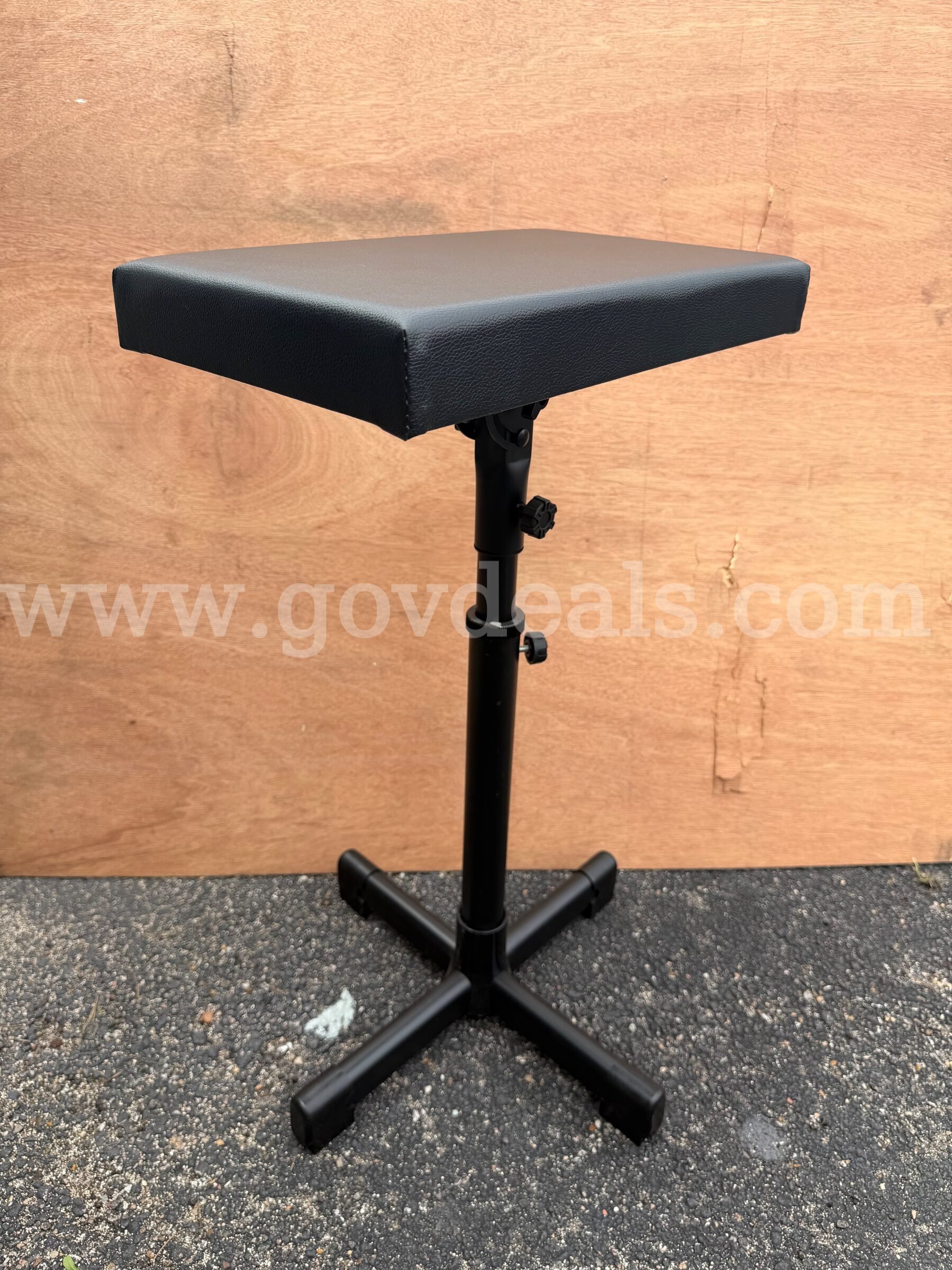 TATTOO EXTENDABLE ARMREST STANDS BLACK GENUINE LEATHER NEW   Government Surplus Auction - Photo #4