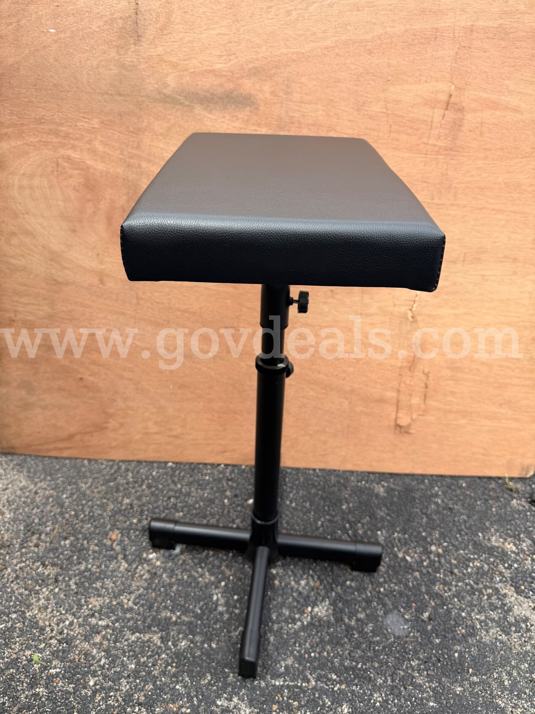 TATTOO EXTENDABLE ARMREST STANDS BLACK GENUINE LEATHER NEW   Government Surplus Auction - Photo #5