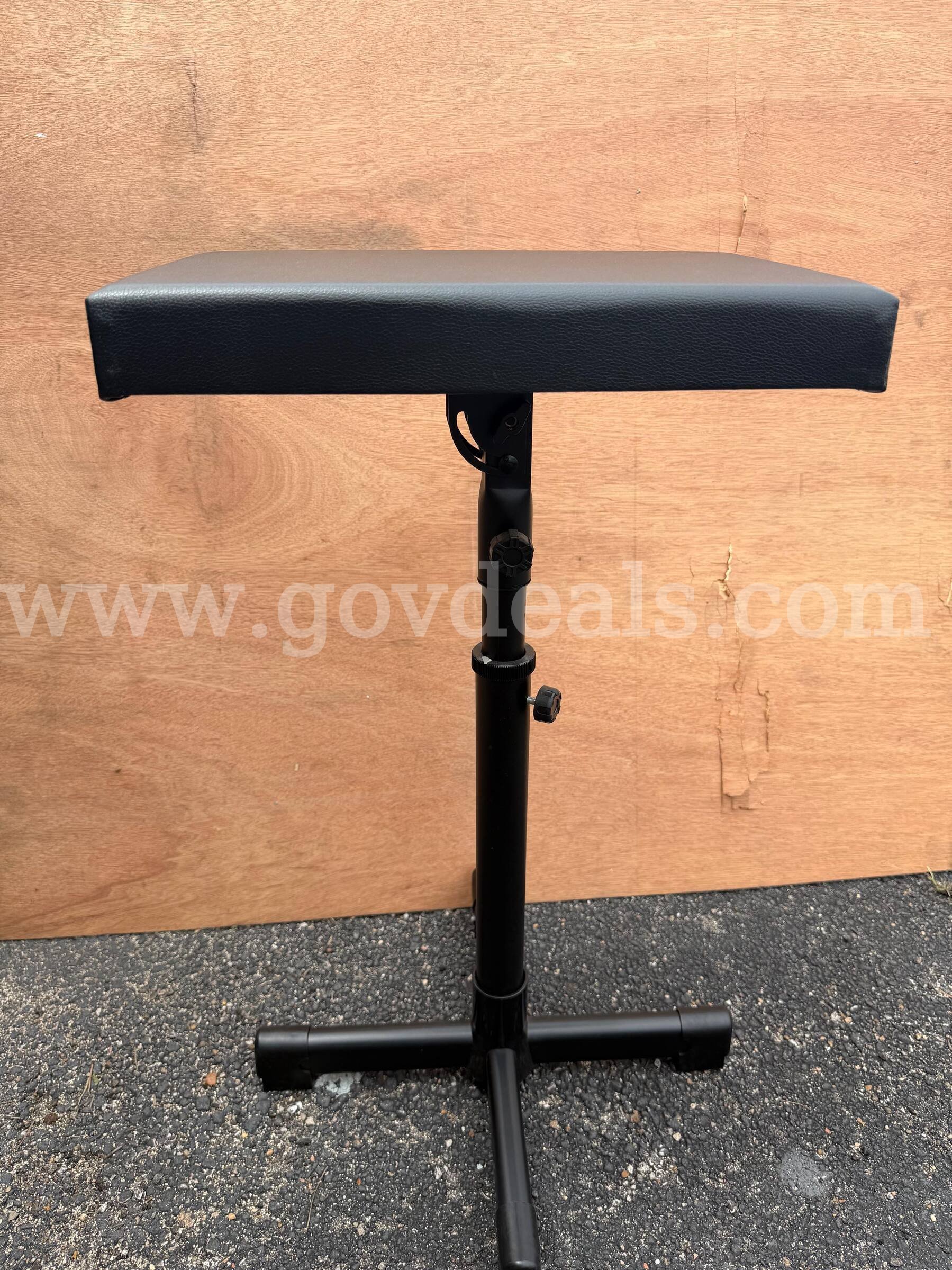 TATTOO EXTENDABLE ARMREST STANDS BLACK GENUINE LEATHER NEW   Government Surplus Auction - Photo #6