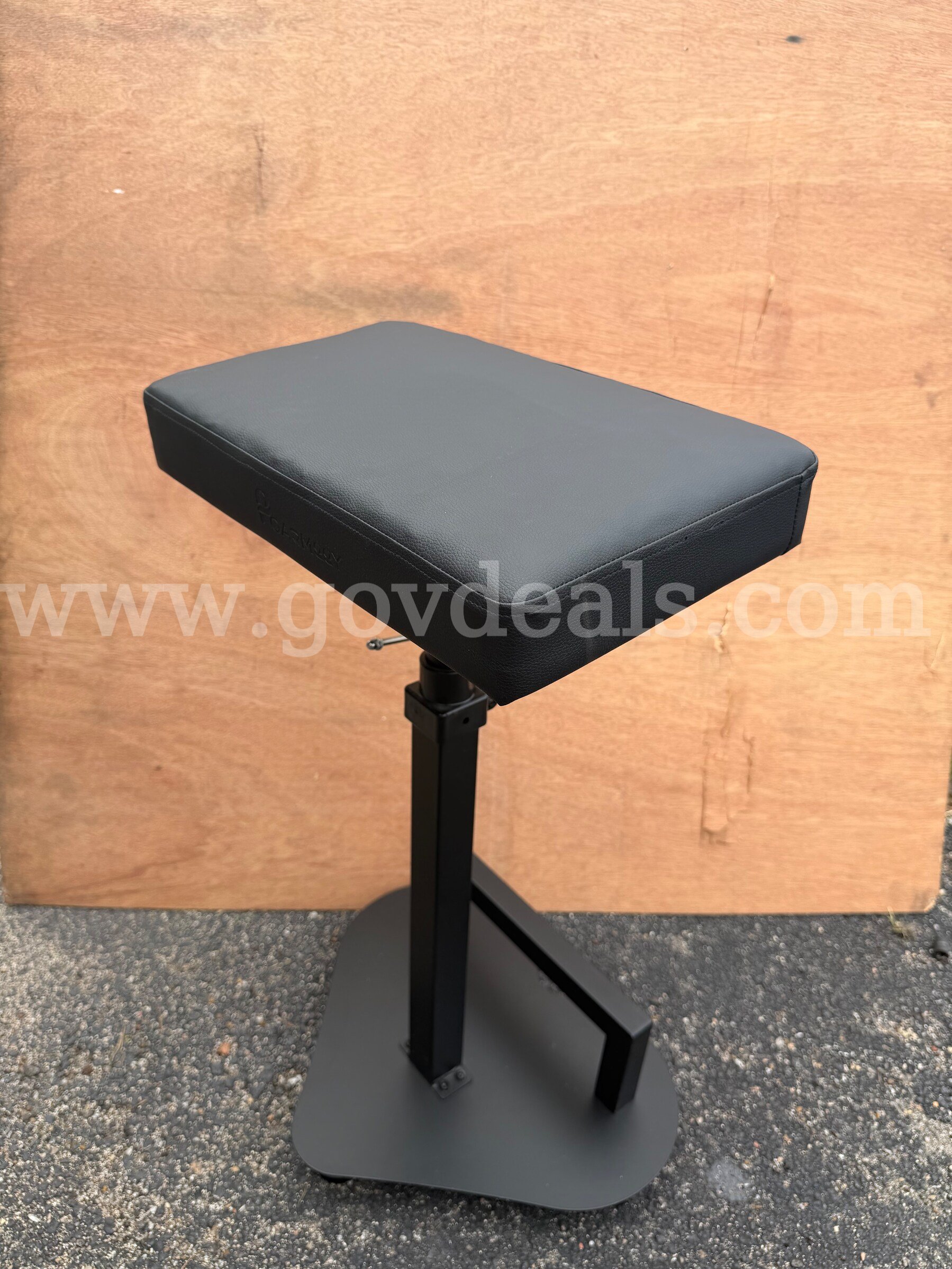 TATTOO EXTENDABLE ARMREST STANDS BLACK GENUINE LEATHER NEW   Government Surplus Auction - Photo #4