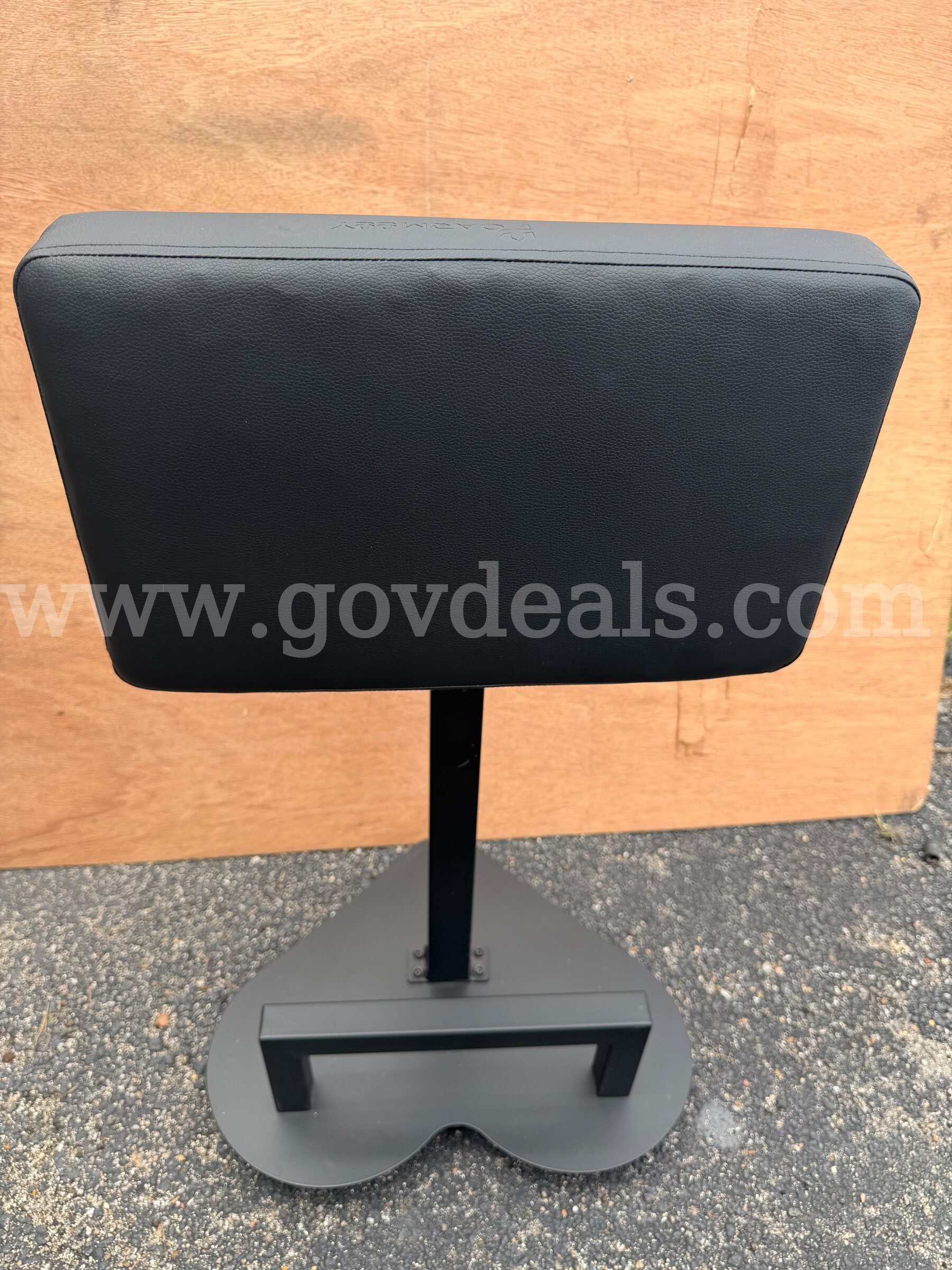 TATTOO EXTENDABLE ARMREST STANDS BLACK GENUINE LEATHER NEW   Government Surplus Auction - Photo #6