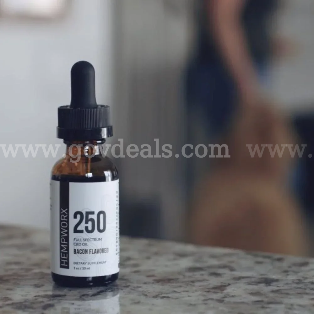 DOG TREATS LIQUID 250 MG BACON FLAVOR / NEW / FACTORY SEALED *WILL SHIP*  250 Government Surplus Auction - Photo #4