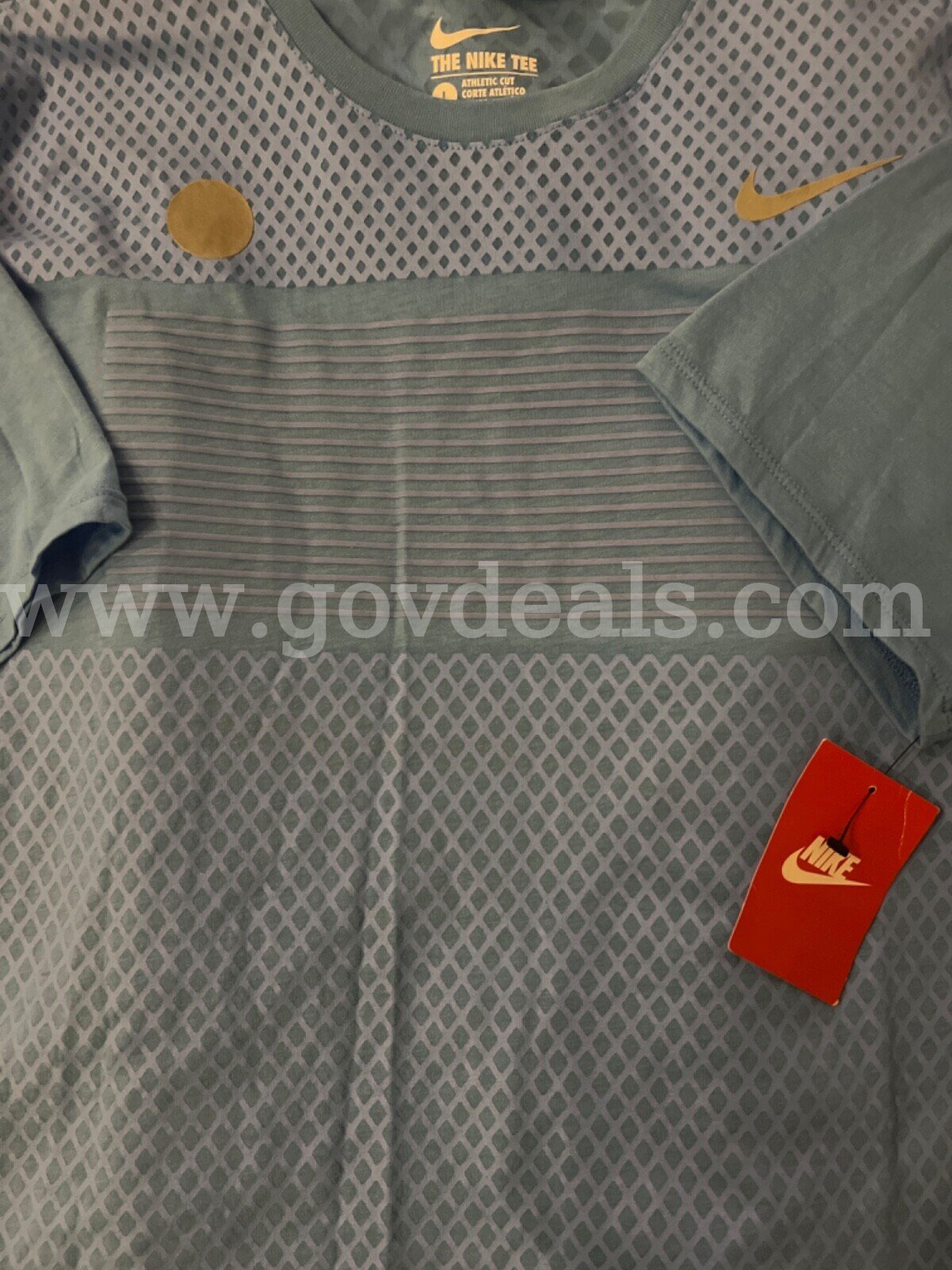 Nike Sportswear Ultra Mesh Men's Light Blue Athletic T-Shirt LARGE 823327 497 *WILL SHIP*   Government Surplus Auction - Primary Photo