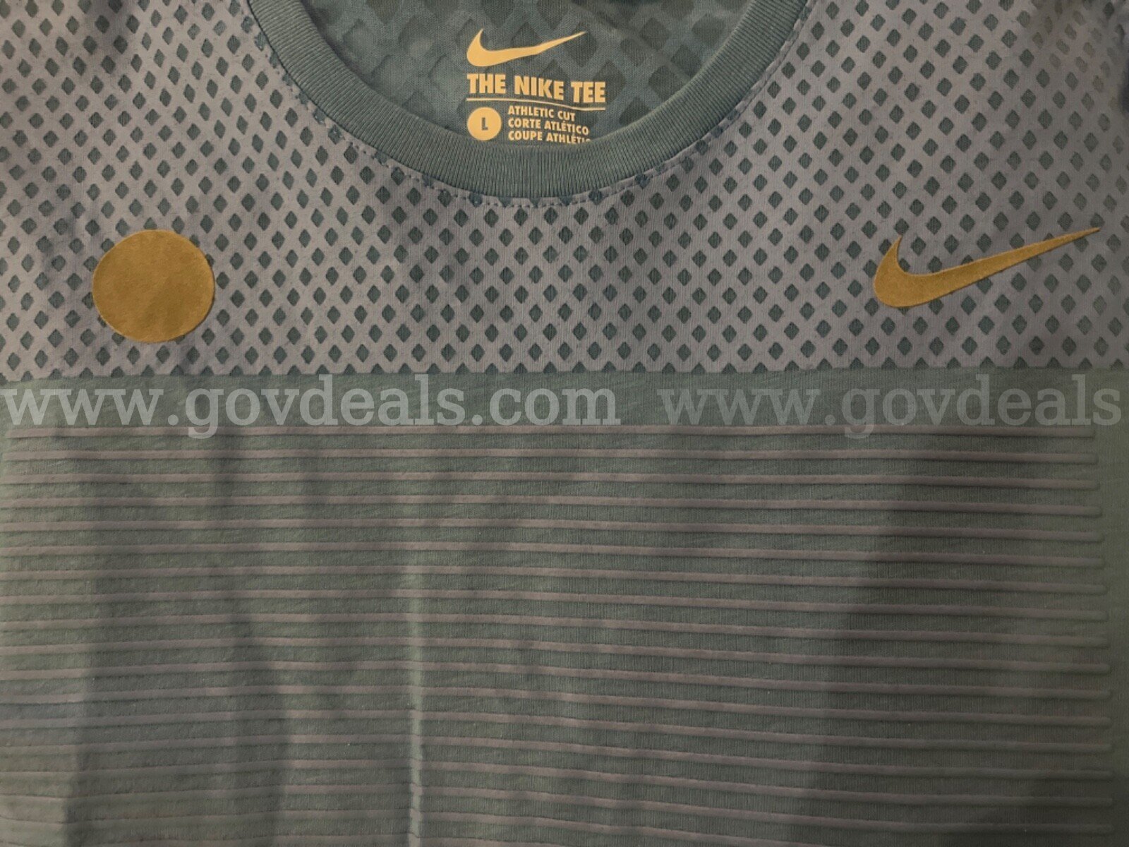 Nike Sportswear Ultra Mesh Men's Light Blue Athletic T-Shirt LARGE 823327 497 *WILL SHIP*   Government Surplus Auction - Photo #2