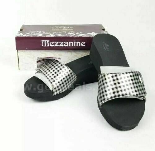 Bandals Mezzanine Women's Sandals US Size 10 Color Black BRAND NEW WITH BOX *WILL SHIP*   Government Surplus Auction - Primary Photo