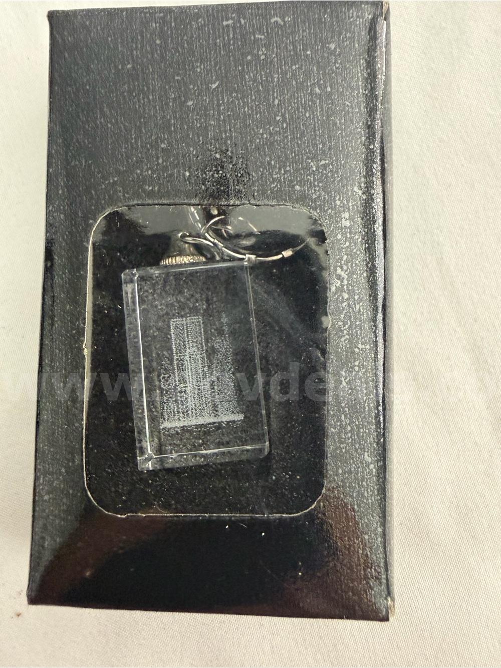 LOT OF 12 VINTAGE CRYSTAL KEY CHAINS NY CITY WTC,EMPIRE STATE BUILDING BRAND NEW *WILL SHIP*   Government Surplus Auction - Photo #3