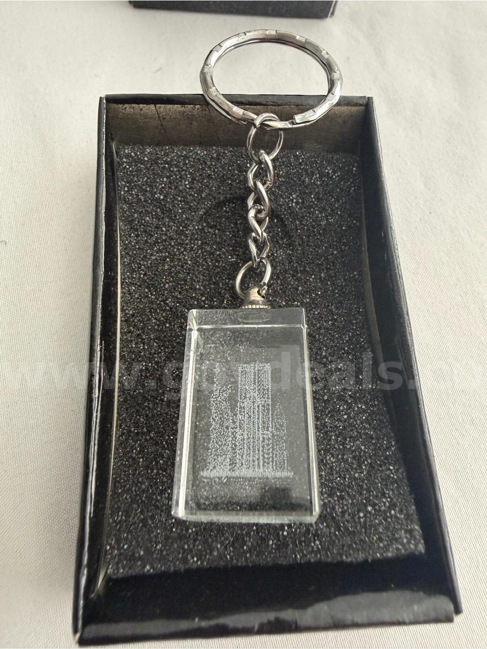 LOT OF 12 VINTAGE CRYSTAL KEY CHAINS NY CITY WTC,EMPIRE STATE BUILDING BRAND NEW *WILL SHIP*   Government Surplus Auction - Photo #4