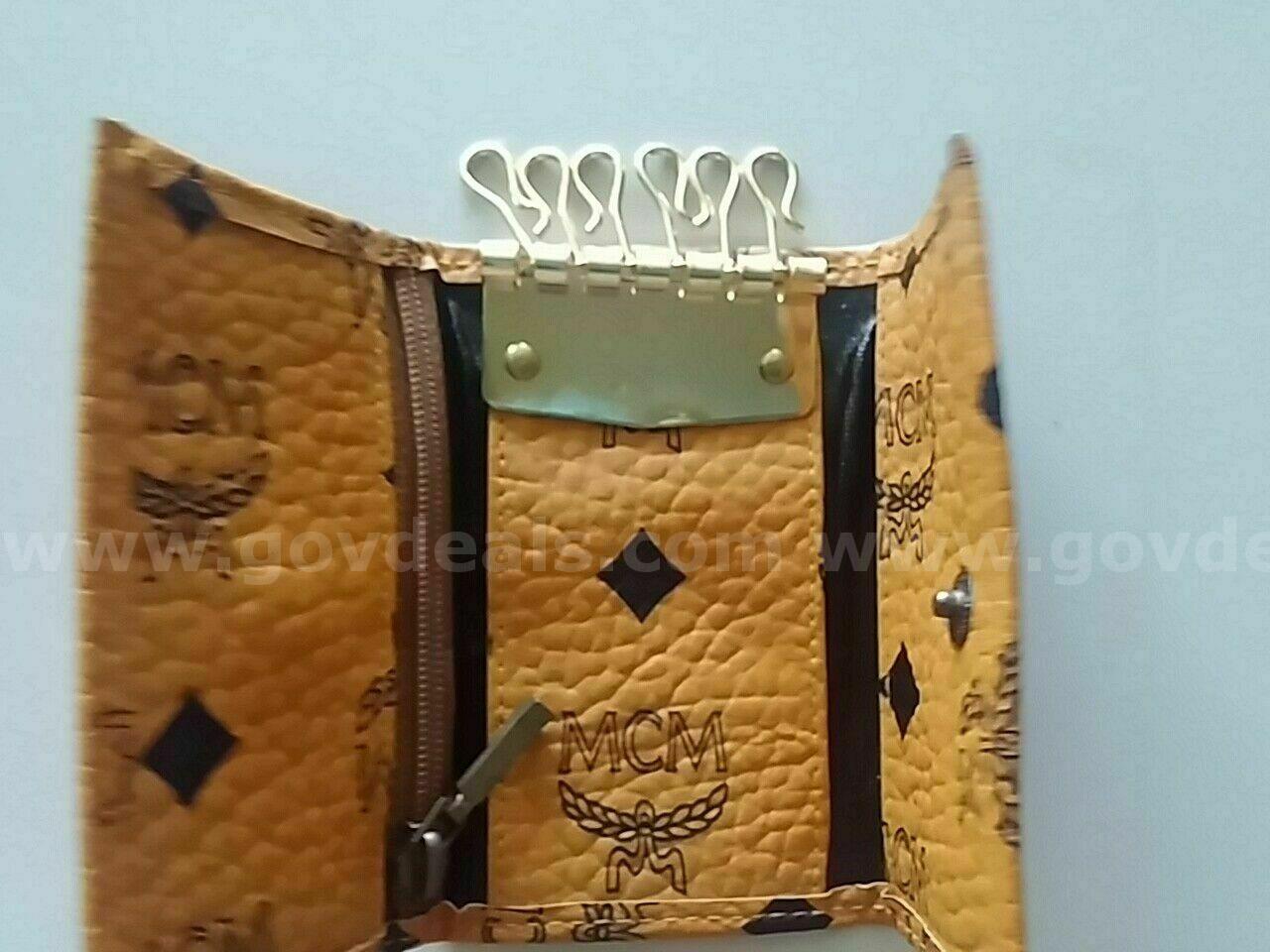 MCM Key Holder Case Key Wallet With Zipper Inside  *WILL SHIP* Case  Government Surplus Auction - Photo #2