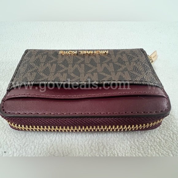 MICHAEL KORS Small Logo and Leather ZIP Wallet PM2106 F21 NEW WITHOUT TAGS *WILL SHIP*  PM2106 Government Surplus Auction - Photo #3