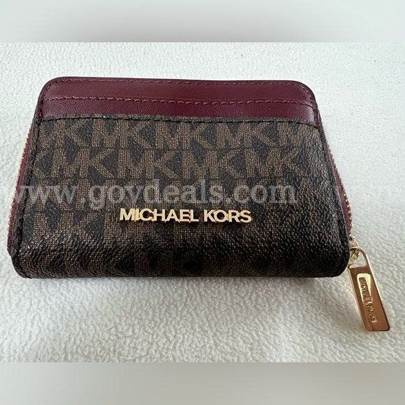 MICHAEL KORS Small Logo and Leather ZIP Wallet PM2106 F21 NEW WITHOUT TAGS *WILL SHIP*  PM2106 Government Surplus Auction - Photo #4