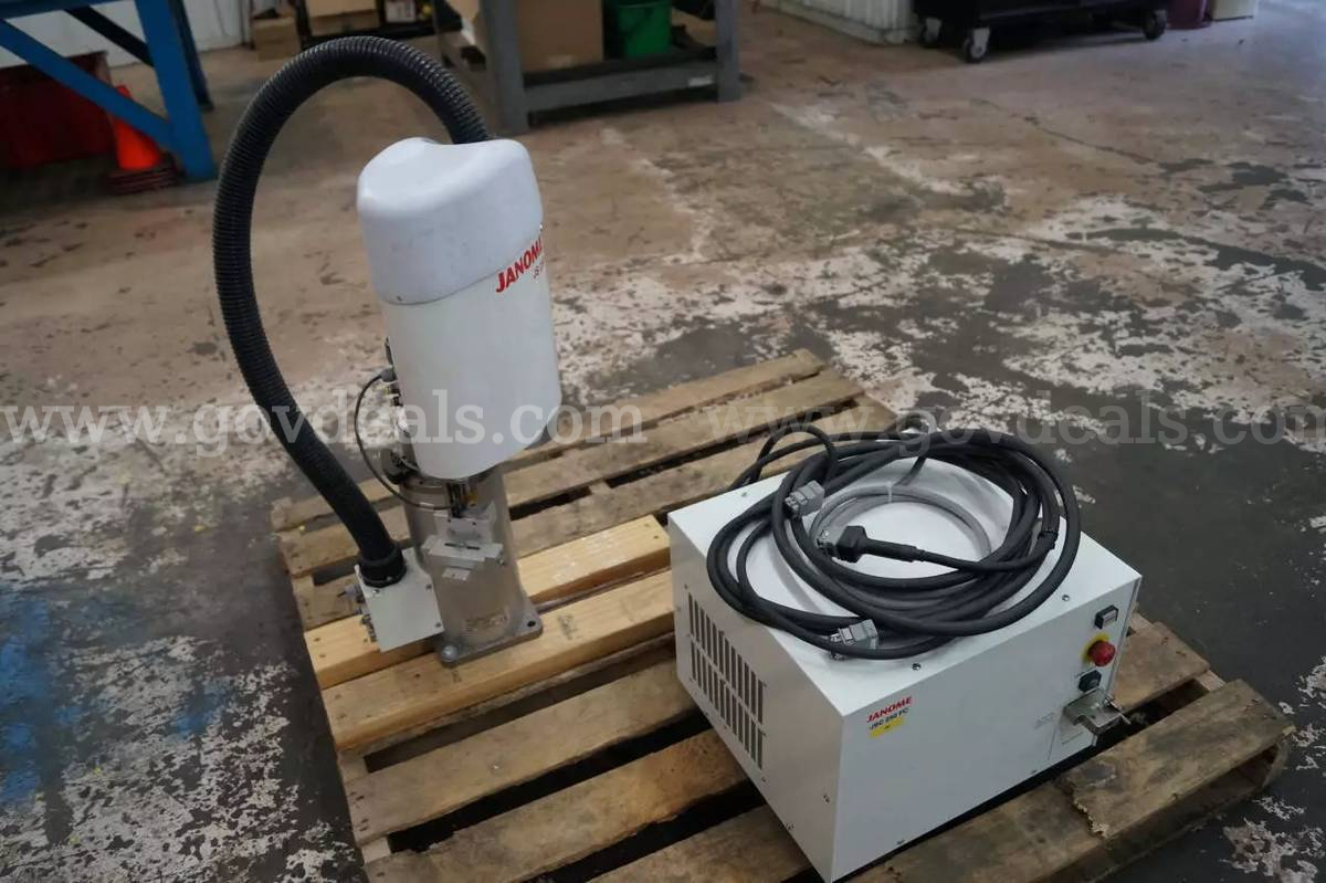 SCARA ROBOT- JANOME JAPAN CO.LTD MODEL JS-250 USED  250 Government Surplus Auction - Photo #4