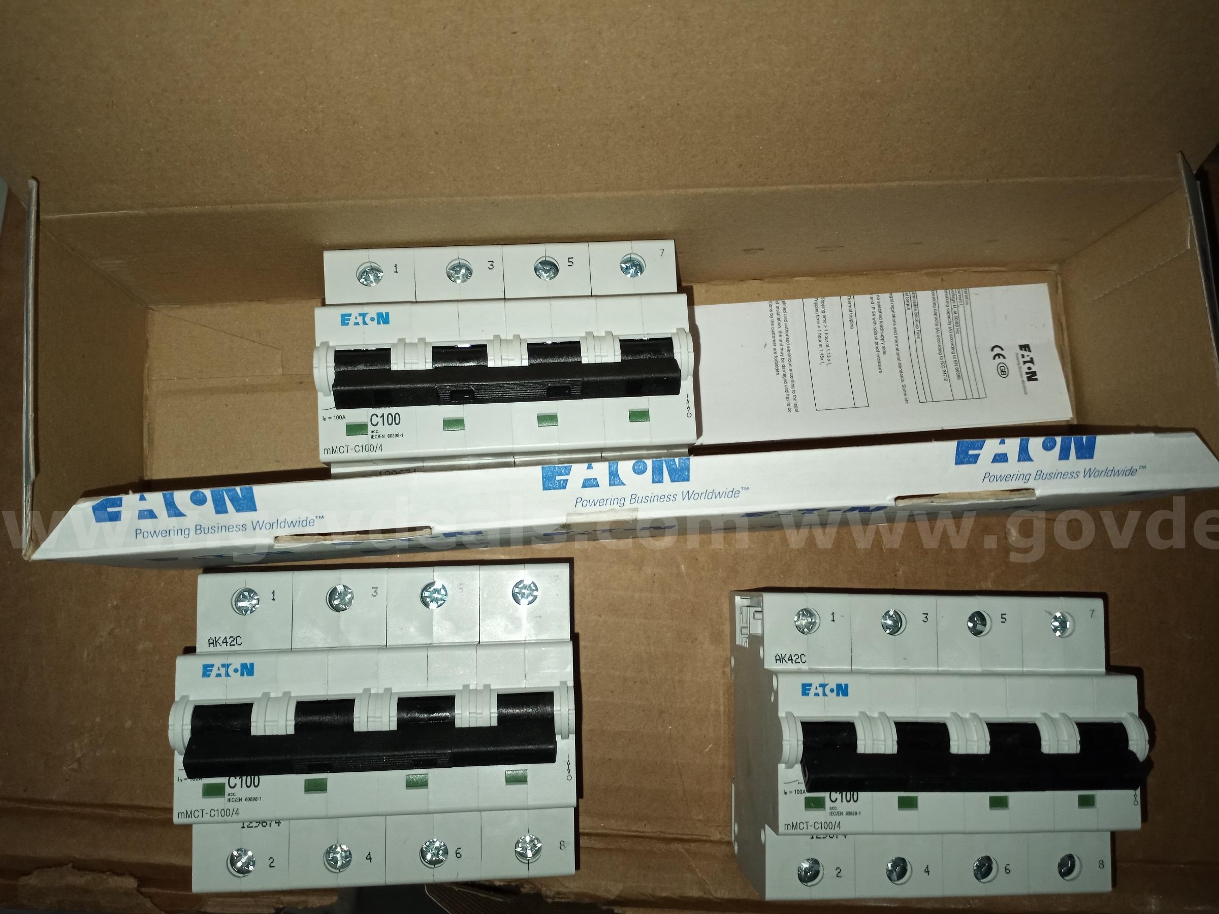 Eaton Cutler-Hammer MCB mMCT C Curve 4 Pole 100A Circuit Breaker mMCT-C100/4 / CASE OF 3 BREAKERS *will ship* Case 100A Government Surplus Auction - Photo #3
