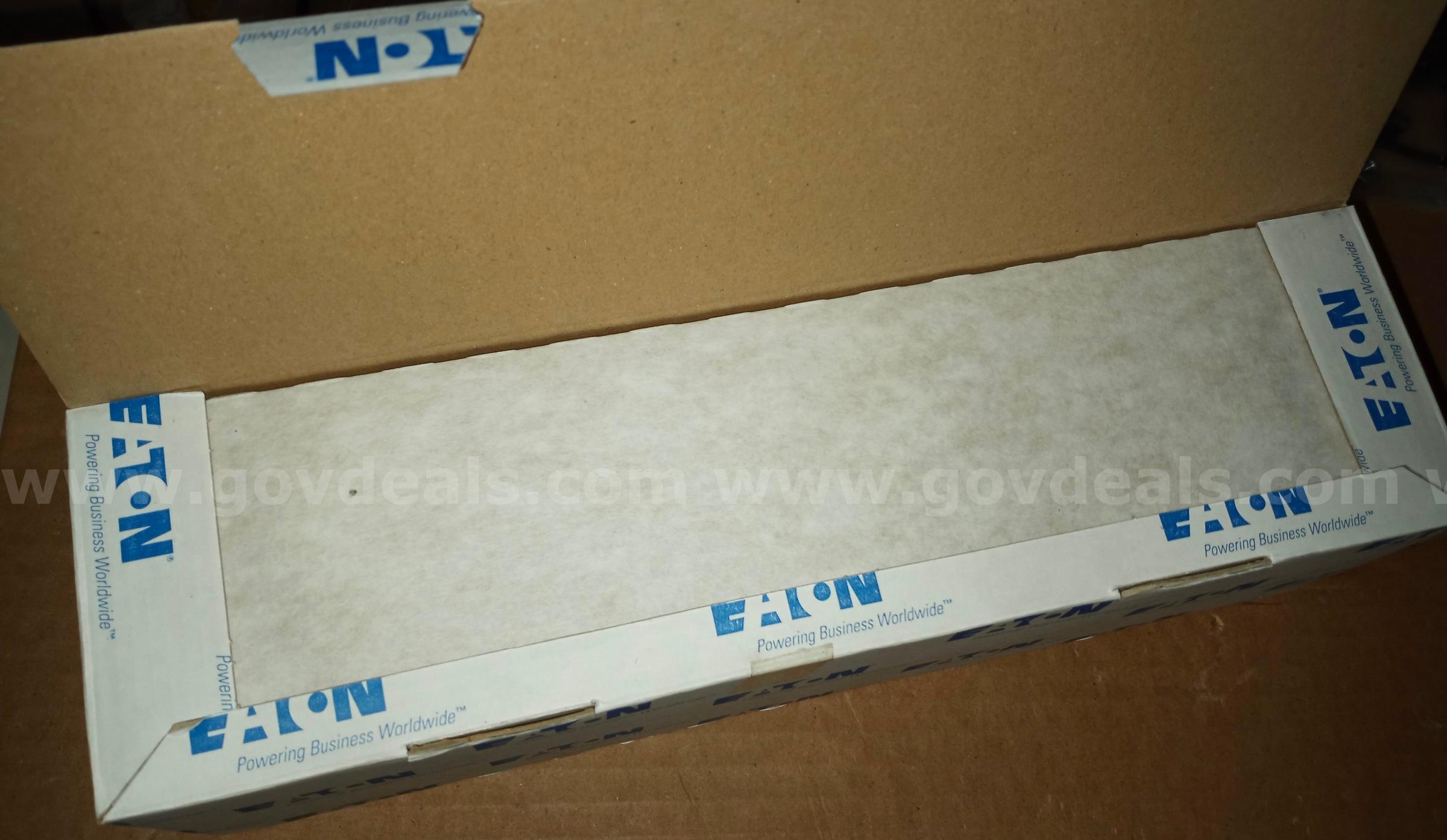 Eaton Cutler-Hammer MCB mMCT C Curve 4 Pole 100A Circuit Breaker mMCT-C100/4 / CASE OF 3 BREAKERS *will ship* Case 100A Government Surplus Auction - Photo #6