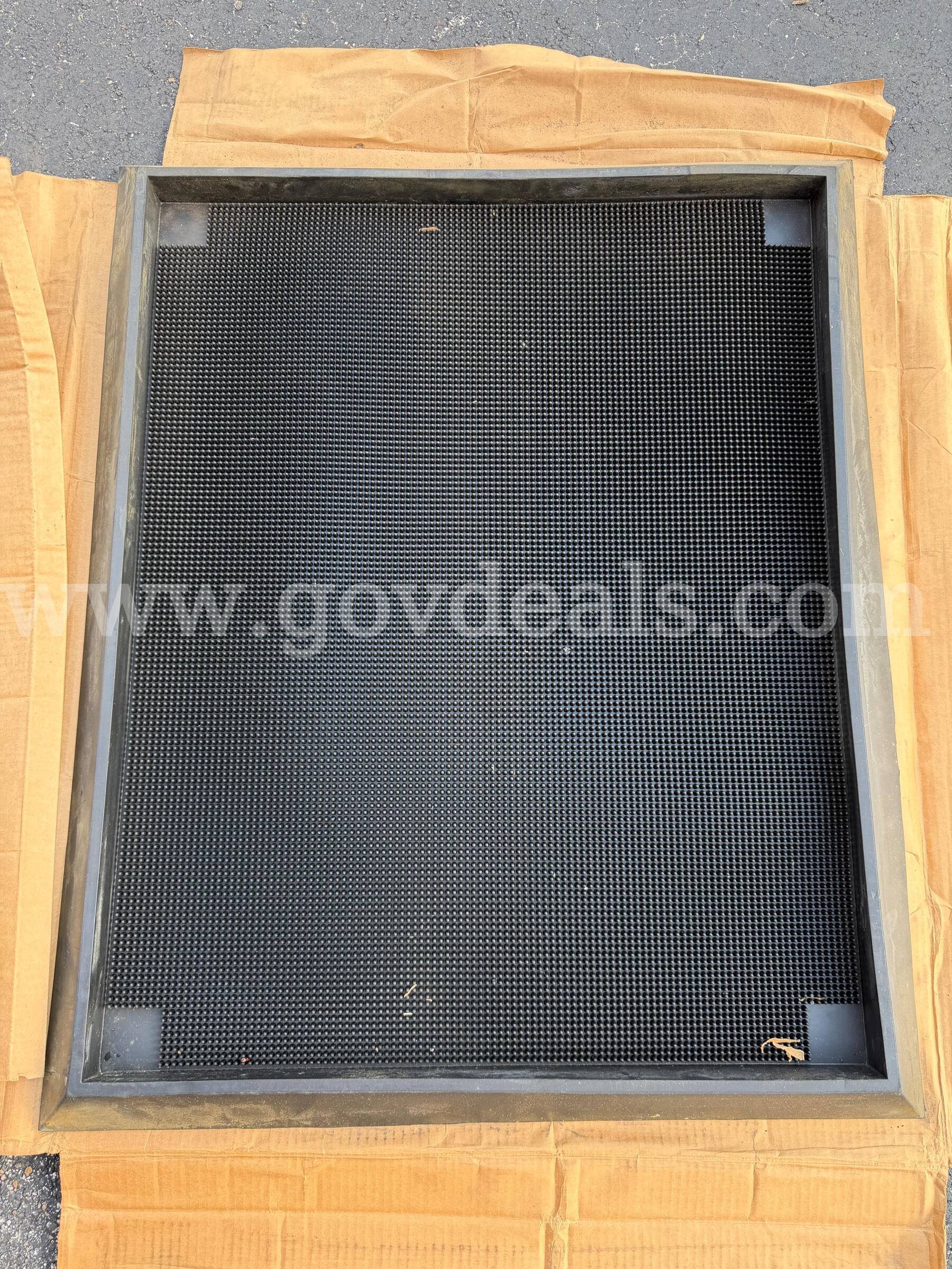 Sanitizing Footbath Mat - 32 x 39", Black NEW IN BOX "WILL SHIP"   Government Surplus Auction - Photo #4