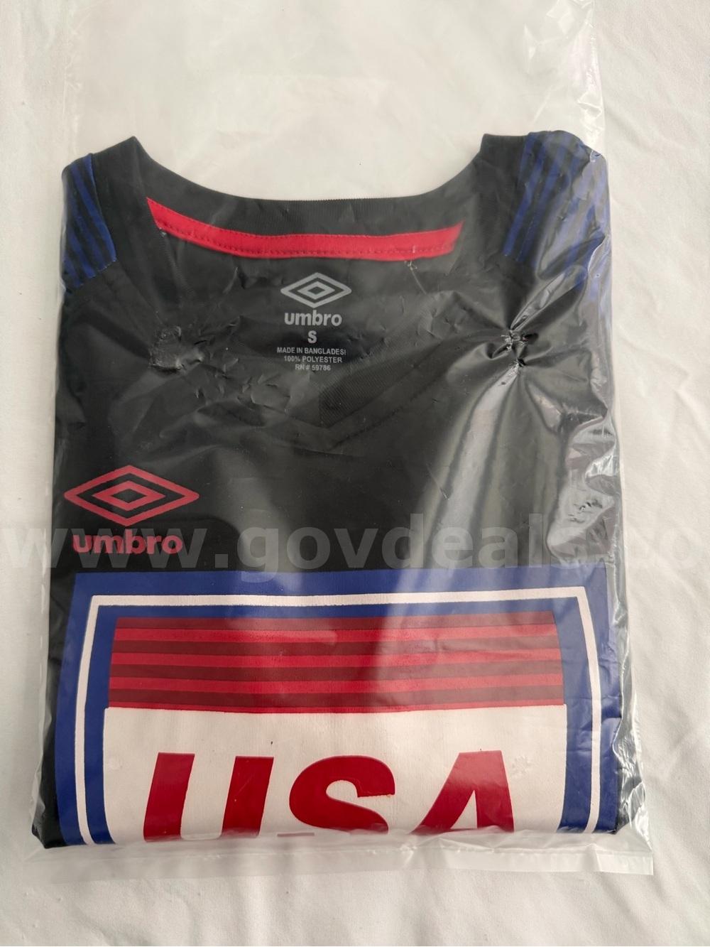 RARE /  VINTAGE USA TEAM UMBRO STYLE #MC11741 COLOR BLACK MEN'S SIZE SMALL NWT $32 NWT *WILL SHIP*   Government Surplus Auction - Photo #6