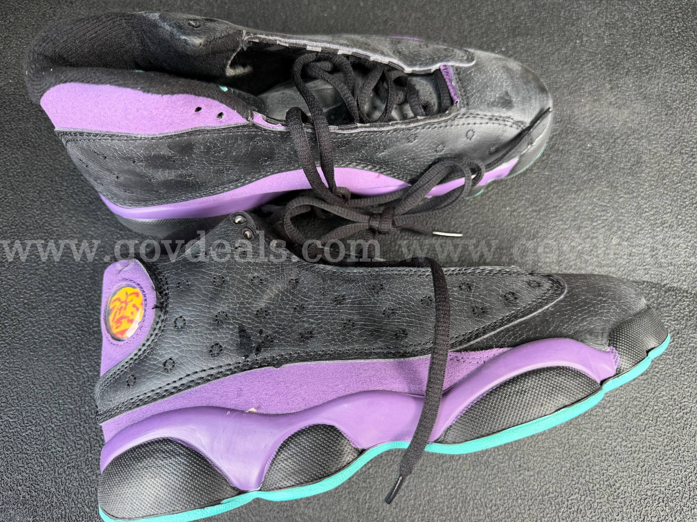 NIKE AIR JORDAN STYLE 136027-050 MEN'S SIZE 7.5 COLOR BLACK/PURPLE *WILL SHIP*  050 Government Surplus Auction - Primary Photo