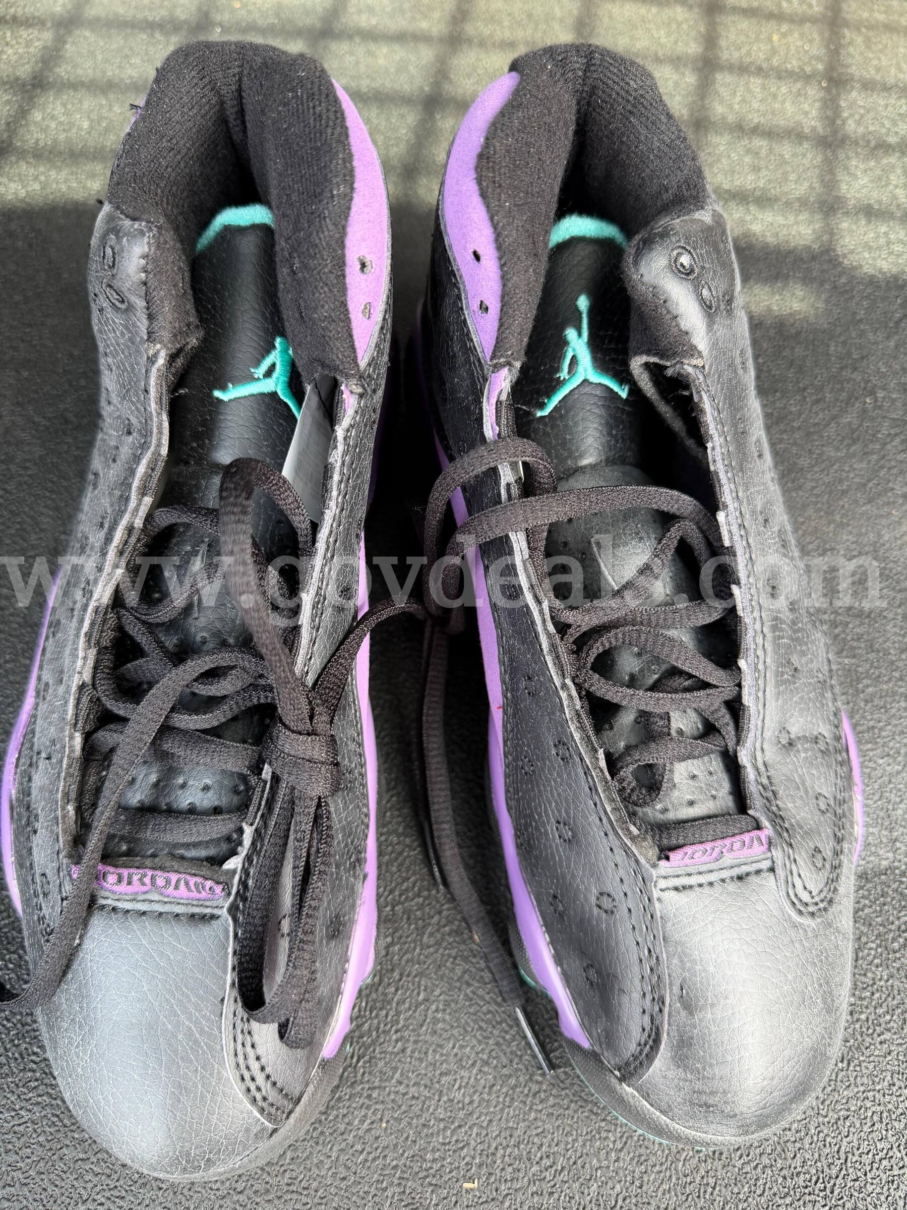 NIKE AIR JORDAN STYLE 136027-050 MEN'S SIZE 7.5 COLOR BLACK/PURPLE *WILL SHIP*  050 Government Surplus Auction - Photo #2