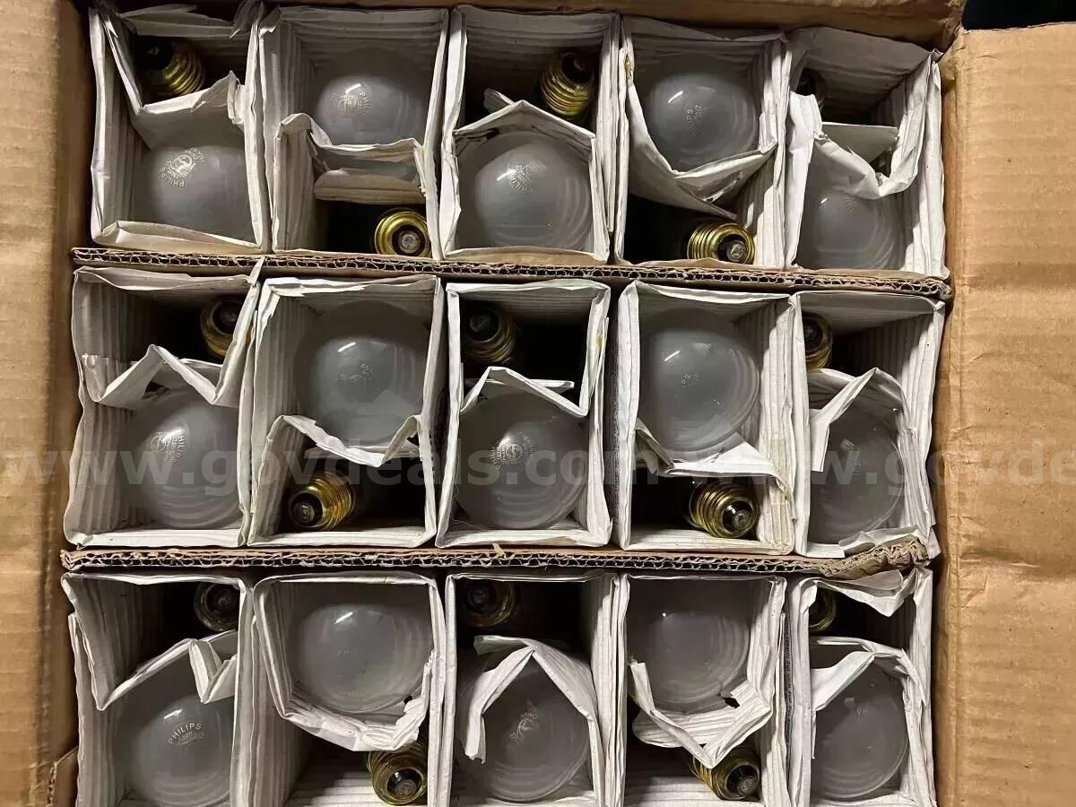 BOX OF 60 Replacement for Philips 150a21/rs/vs/br 120-130v light bulbs NEW  120 Government Surplus Auction - Primary Photo