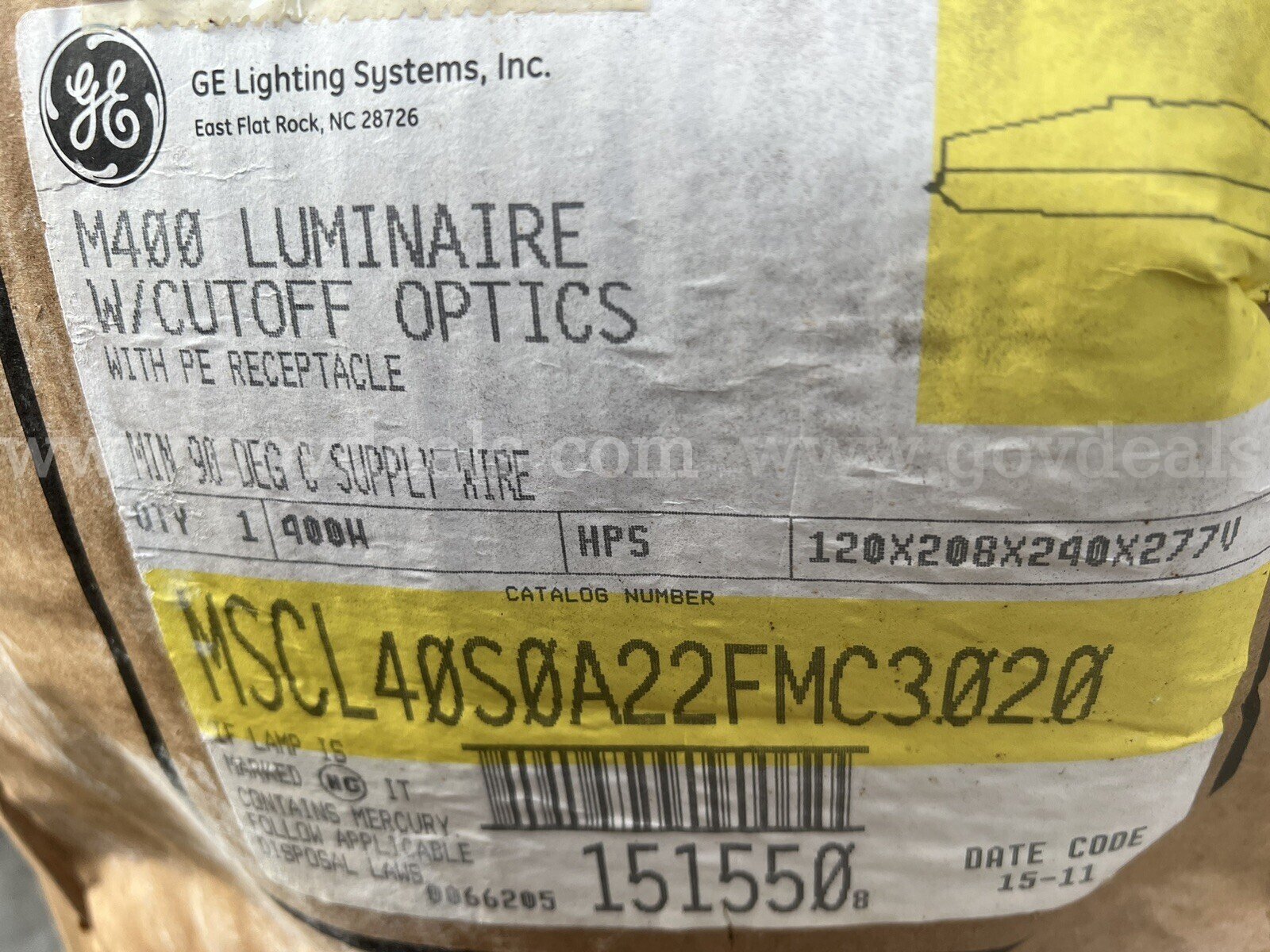 GE LIGHTING SYSTEM M400 LUMINAIRE W/CUTOFF OPTICS WITH PE RECEPTACLE MSCL40S0A22  M400 Government Surplus Auction - Primary Photo