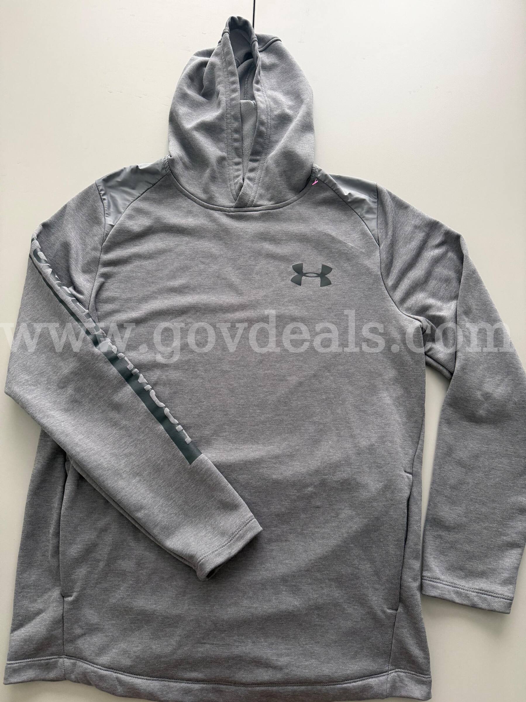 RARE/UNDER ARMOUR UA Tech 2.0 Hooded Shirt #1345716-011 MEN SIZE MEDIUM GREY *WILL SHIP*   Government Surplus Auction - Primary Photo