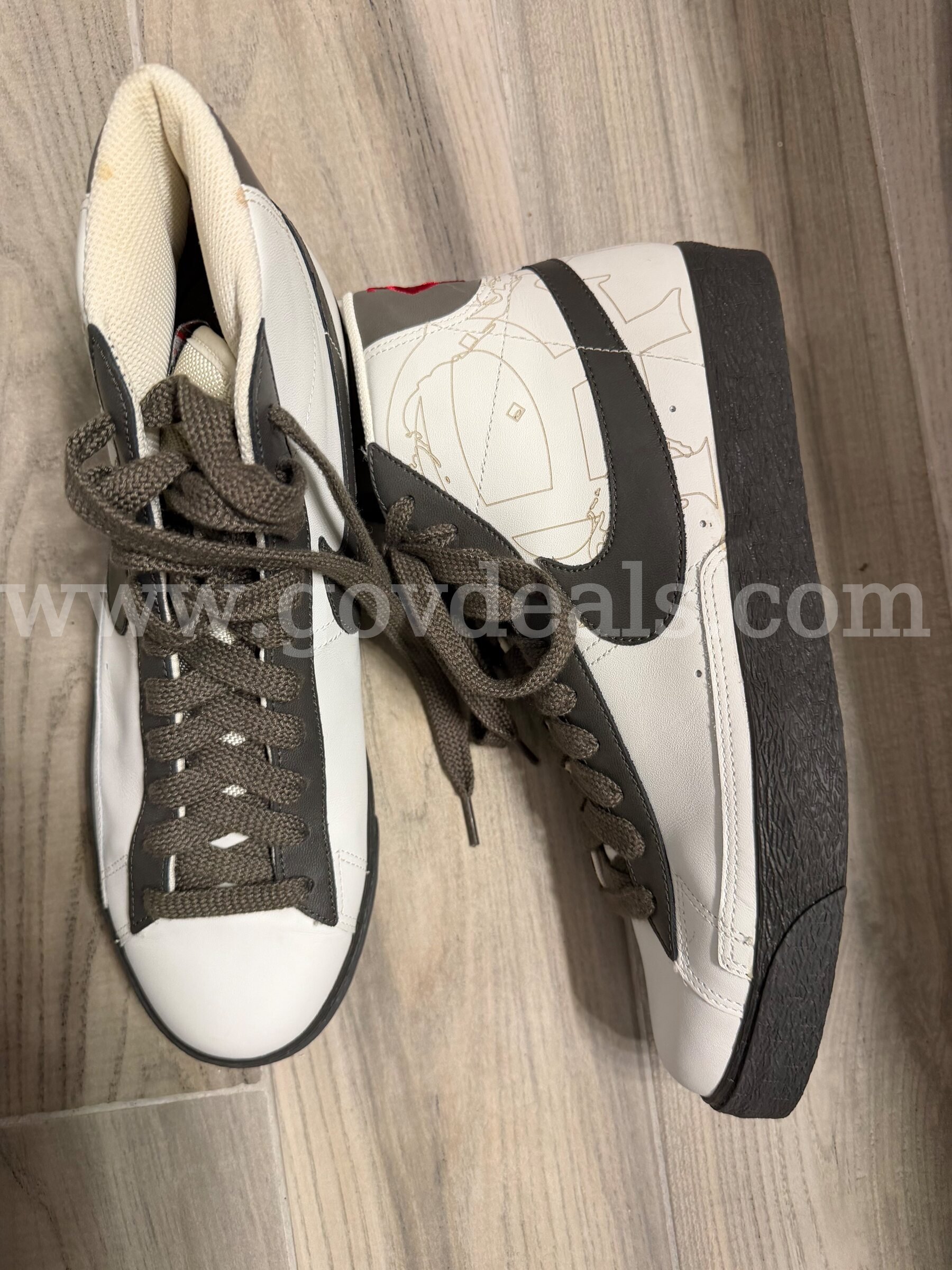 RARE/VINTAGE NIKE Blazer High Premium 'Swan' SNEAKERS STYLE 312457-101 MEN'S SIZE 12 *WILL SHIP*  101 Government Surplus Auction - Photo #5