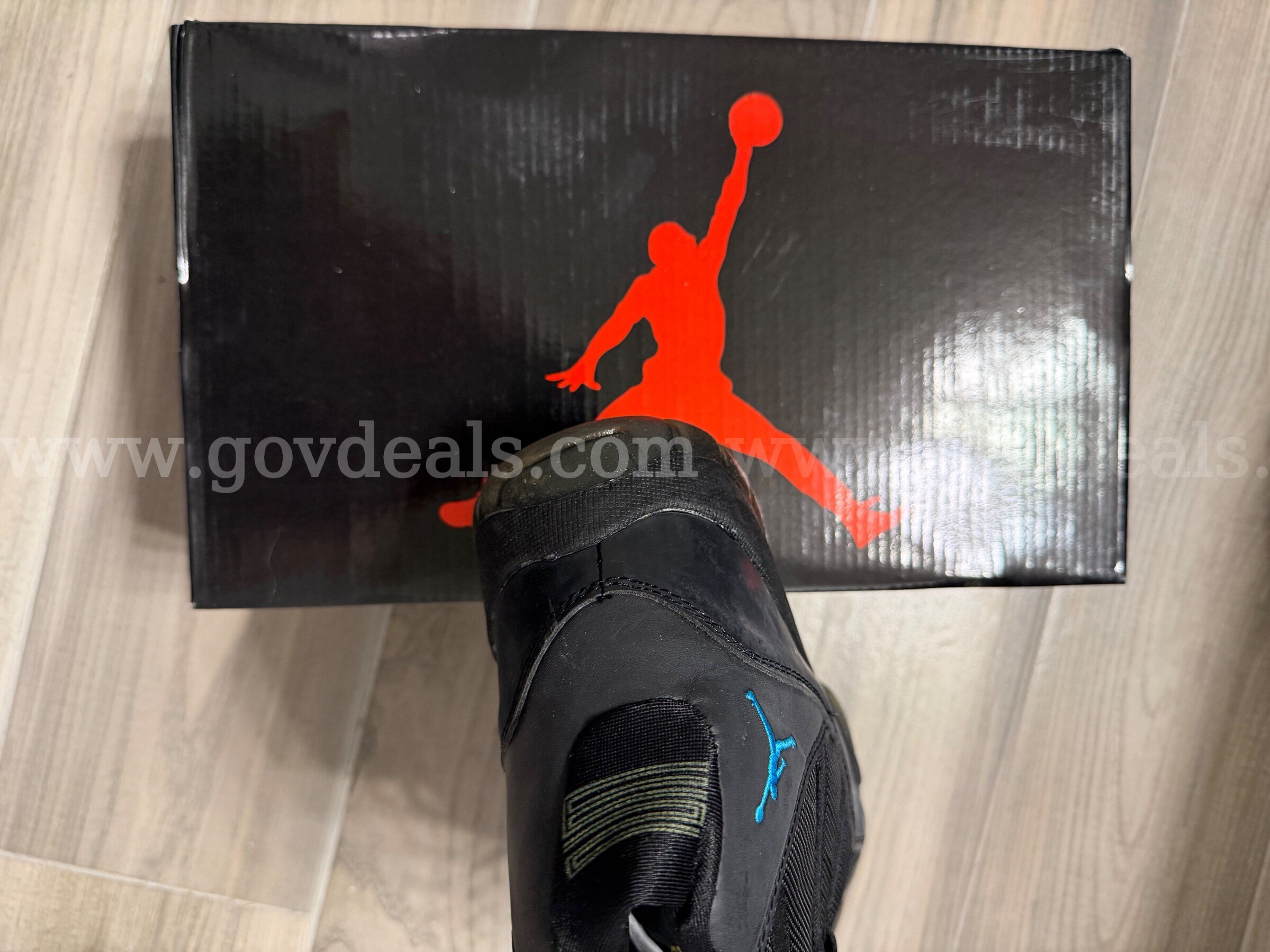 RARE/VINTAGE NIKE Air JORDAN 11 SNEAKERS STYLE 378037-006 MEN'S SIZE 11 NEVER USED *WILL SHIP*  006 Government Surplus Auction - Photo #4