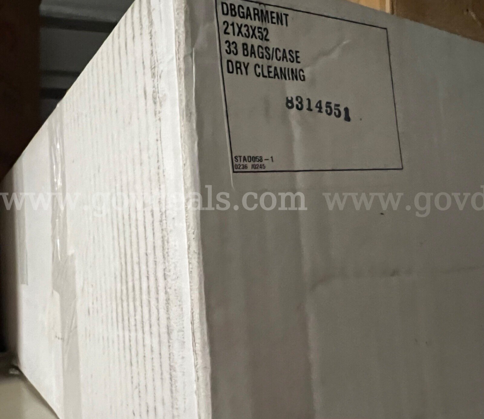 DBGARMENT COMMERCIAL PACK OF 33 BAGS/CASE SIZE 21X3X52 DRY CLEANING NEW IN BOX*WILL SHIP* Case  Government Surplus Auction - Primary Photo