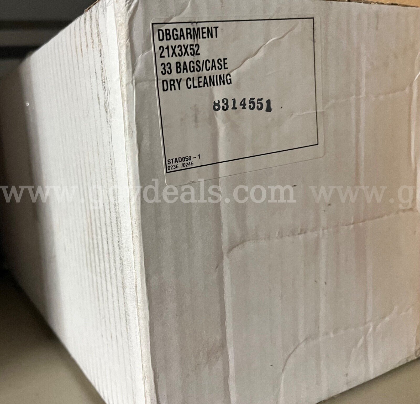 DBGARMENT COMMERCIAL PACK OF 33 BAGS/CASE SIZE 21X3X52 DRY CLEANING NEW IN BOX*WILL SHIP* Case  Government Surplus Auction - Photo #2