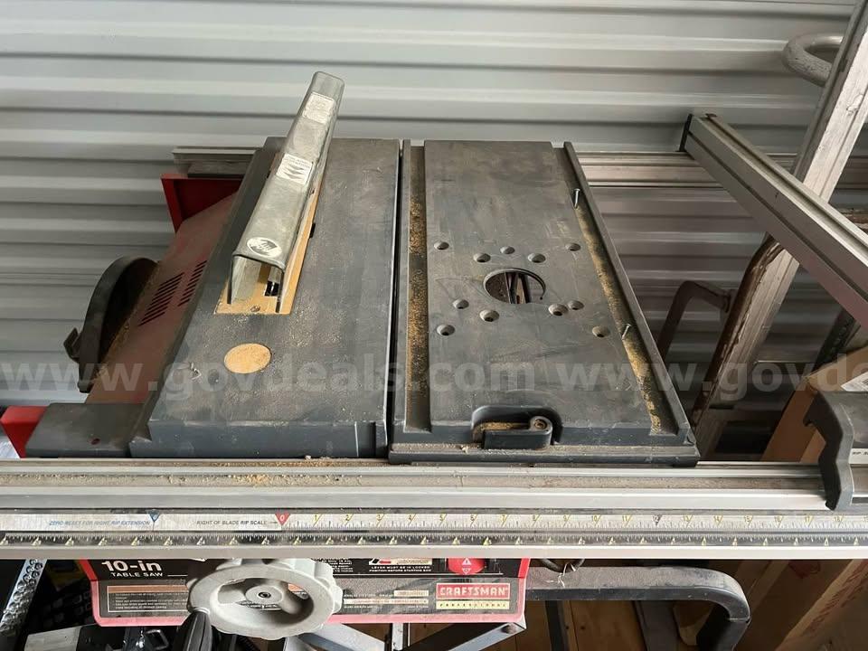 Craftsman 10” table saw Excellent condition 15 AMP MOTOR   Government Surplus Auction - Photo #3