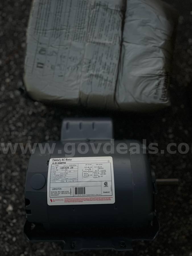 AO Smith 1/3hp Volts 115/208-230 RPM 1725 AC Motor 5/8” Keyed Shaft Cap Start NEW IN BOX  115 Government Surplus Auction - Photo #3