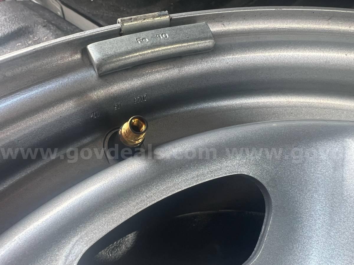 SET OF 4 RIMS WITH HUB CAPS FOR 2023 17"Ford Super Duty 2010-2024 F250 F350 Steel Rim Wheel BRAND NEW Ford Super Duty Government Surplus Auction - Photo #5