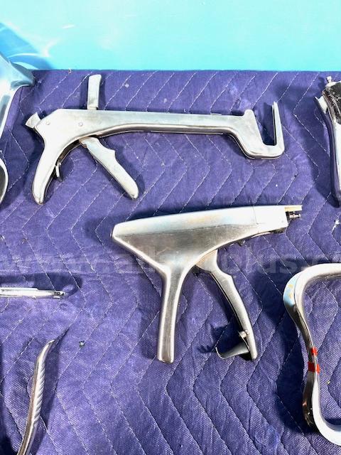 Lot of OB/GYN Examination & Surgical Instruments (AS75)   Government Surplus Auction - Photo #6