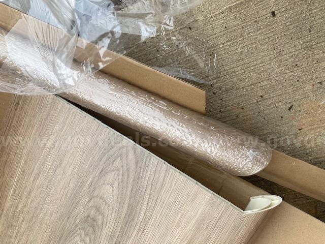Vynil stair tread 2 Pcs NEW in box   Government Surplus Auction - Photo #4