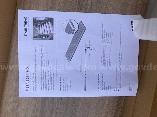 Vynil stair tread 2 Pcs NEW in box   Government Surplus Auction - Photo #5