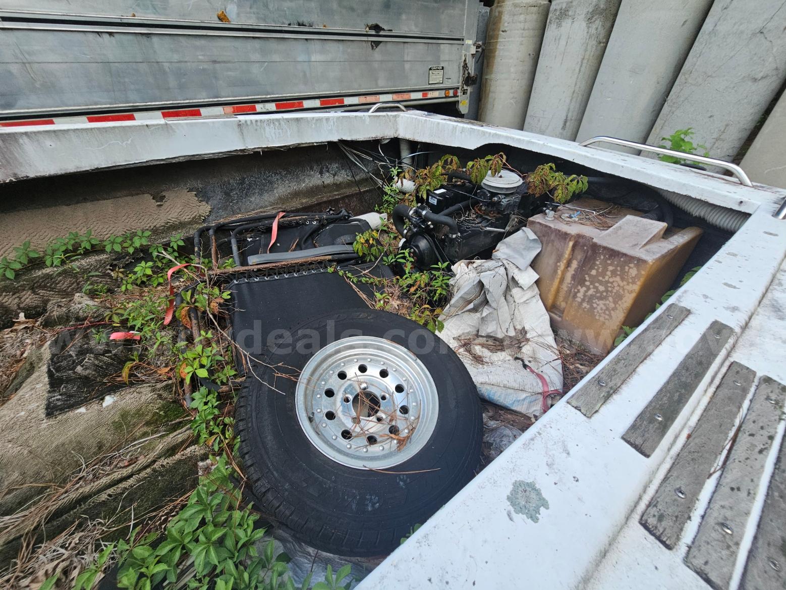 ABANDONED BOAT   Government Surplus Auction - Photo #3