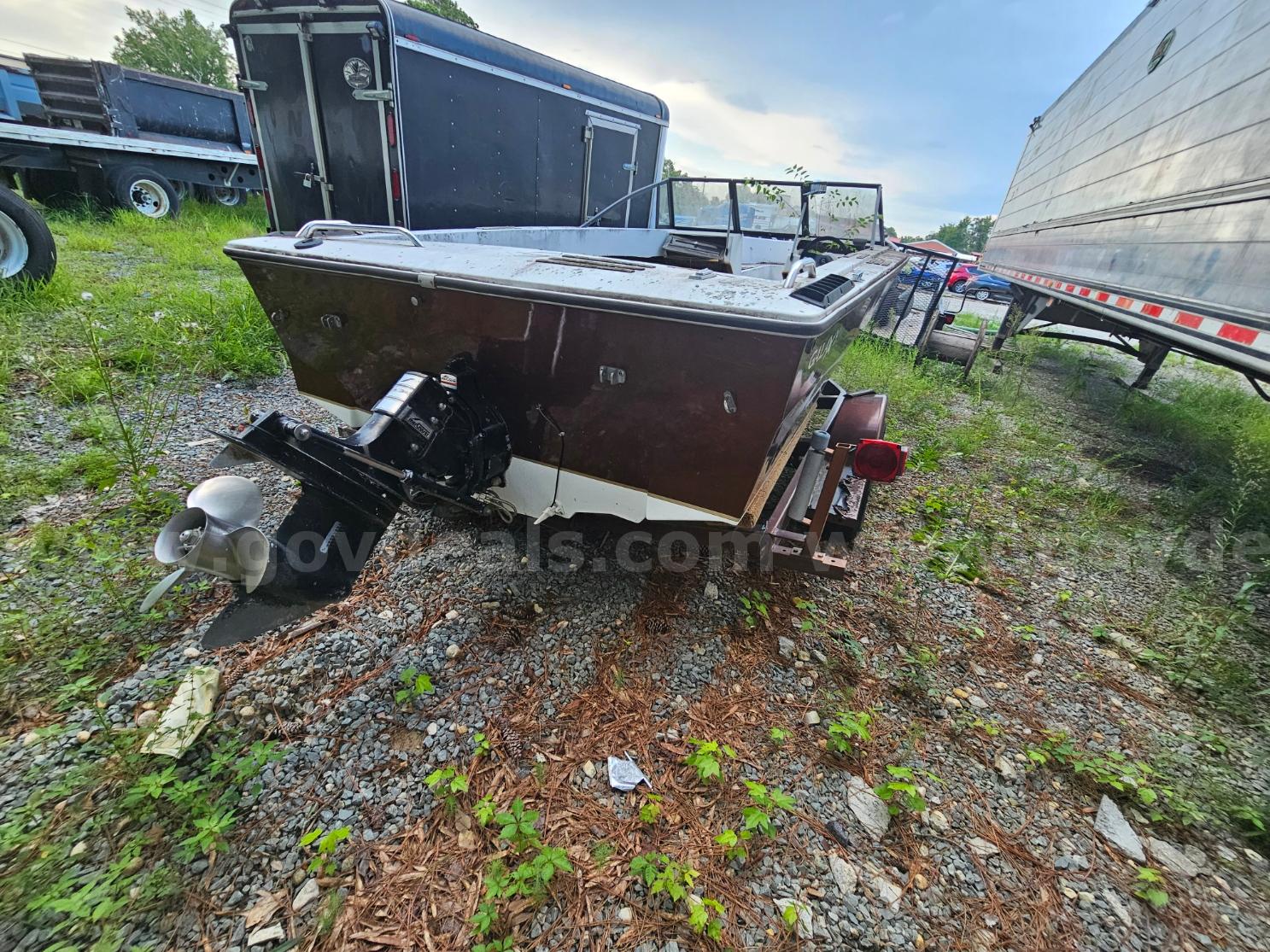 ABANDONED BOAT   Government Surplus Auction - Photo #4