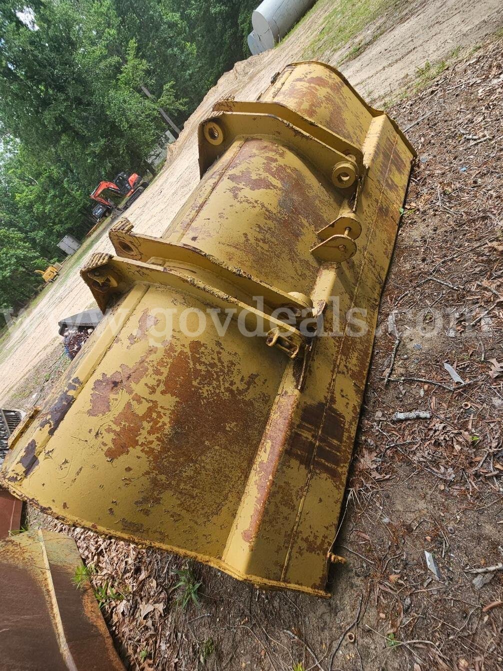 Backhoe Bucket   Government Surplus Auction - Photo #2