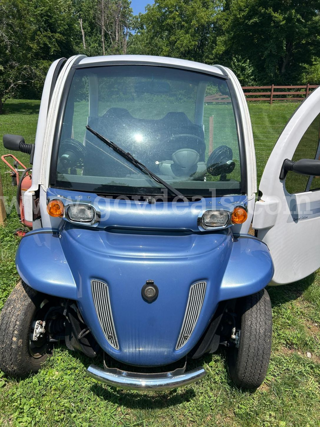 2008 GEM Special Edition E2 LSV Polaris GEM Special Edition E2 Government Surplus Auction - Primary Photo