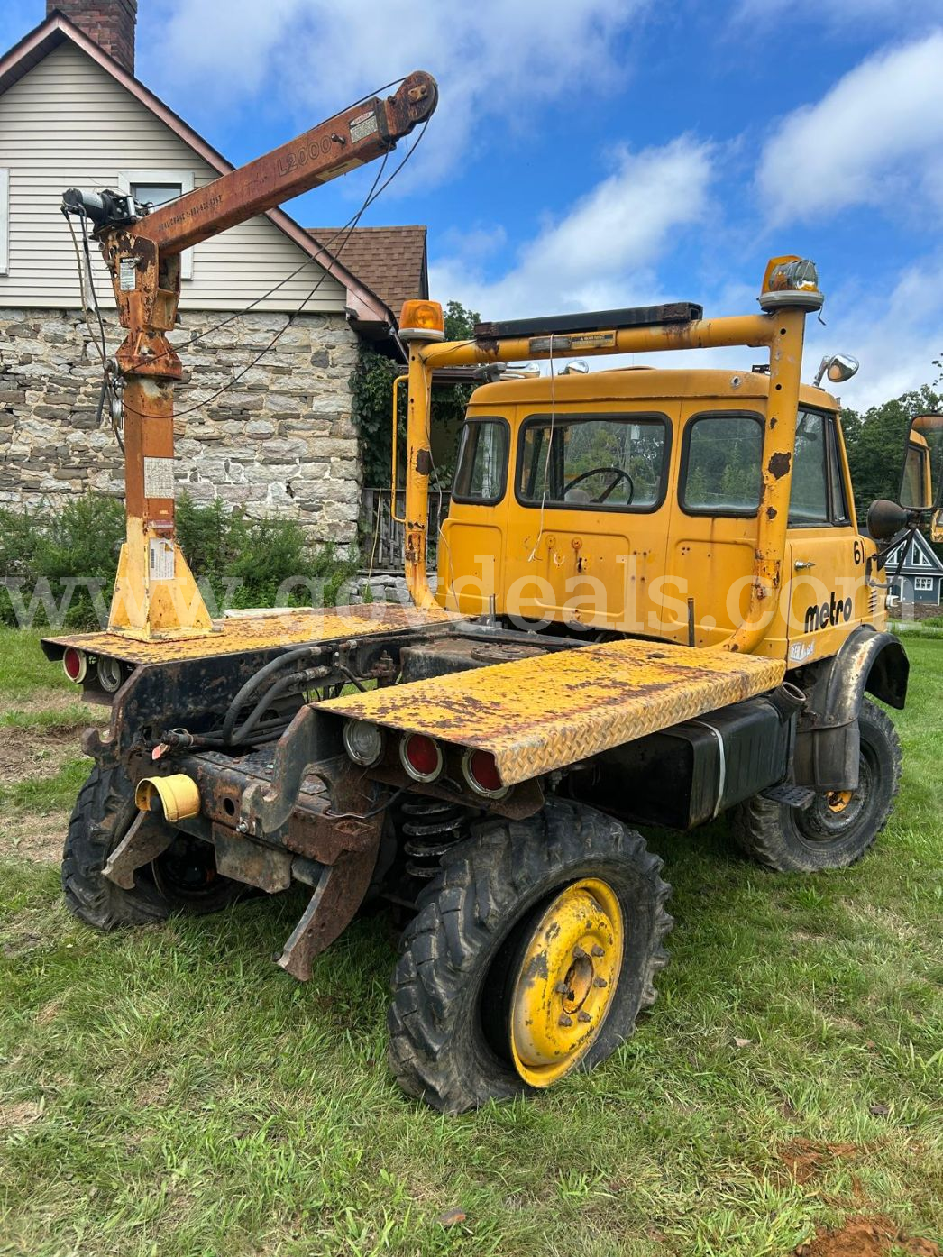 Mercedes-Benz Unimog 406 with Ideal Crane Hoist Daimler-Benz AG 406 Government Surplus Auction - Photo #4