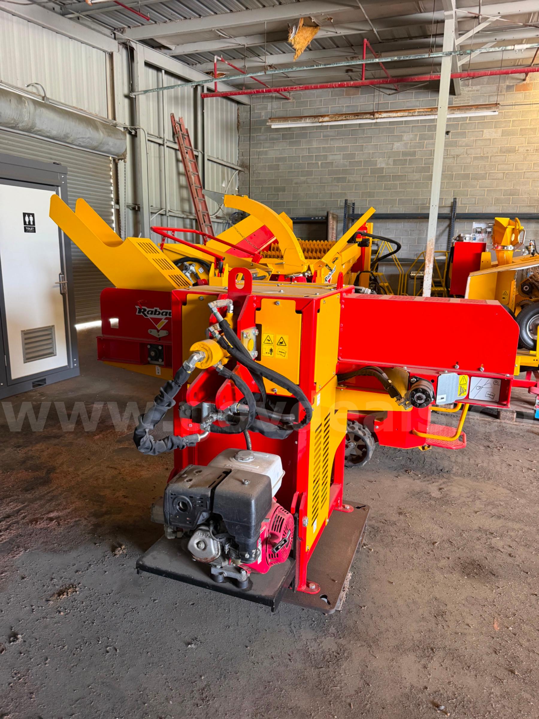 New Rabaud portable kindling making machine xyloflam 200/250 with Honda motor Rabaud 200 Government Surplus Auction - Photo #3